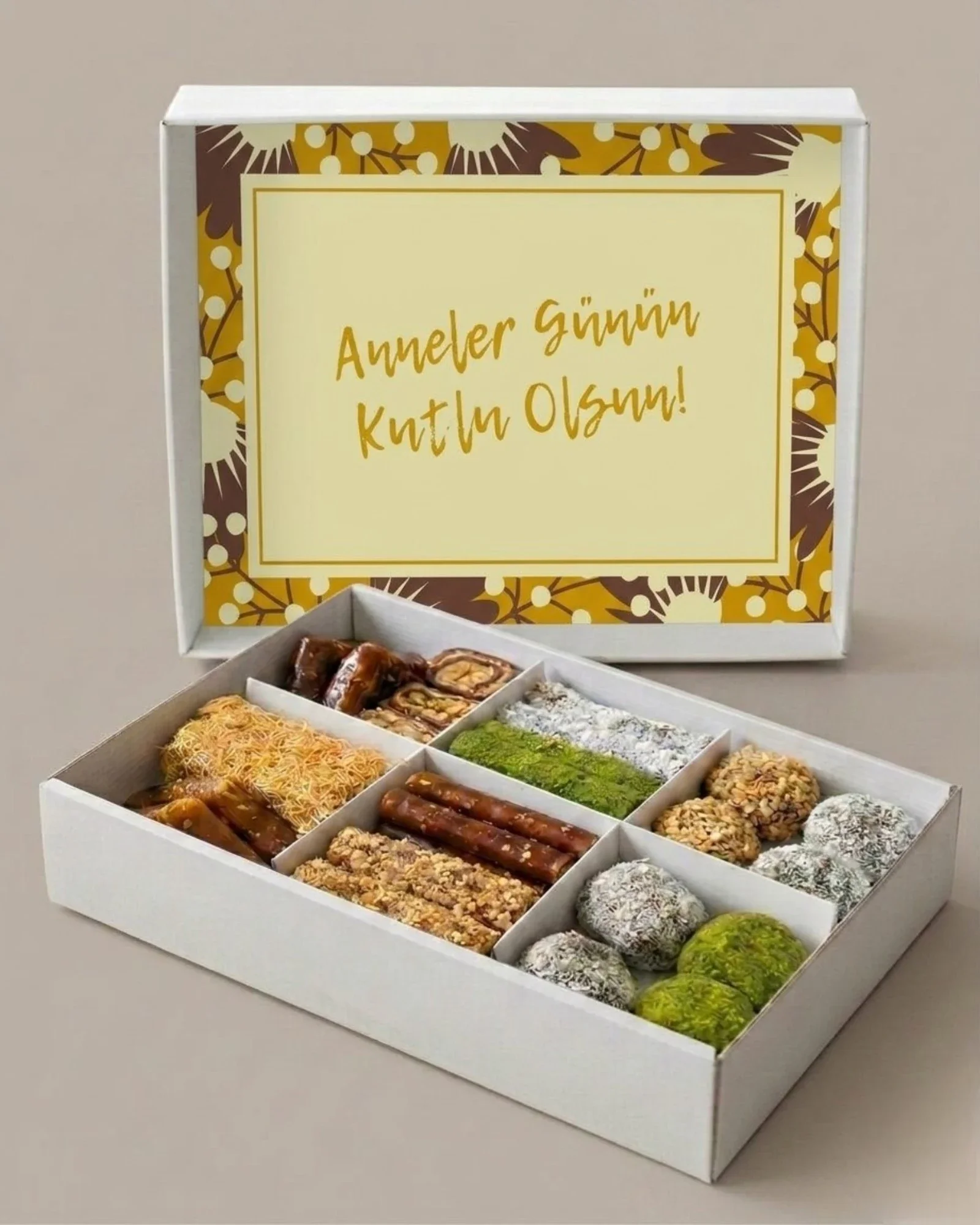 Anneler Gününe Özel Hediyelik Tatlı Paketi Anneler Gününe Özel Hediyelik Tatlı Paketi