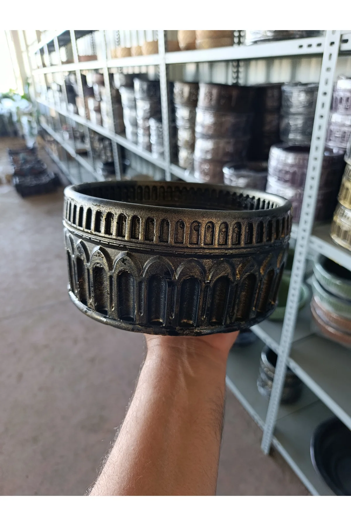 Antik Arena Taş Saksı 21*11 cm ve Para Çiçeği - Görsel 3