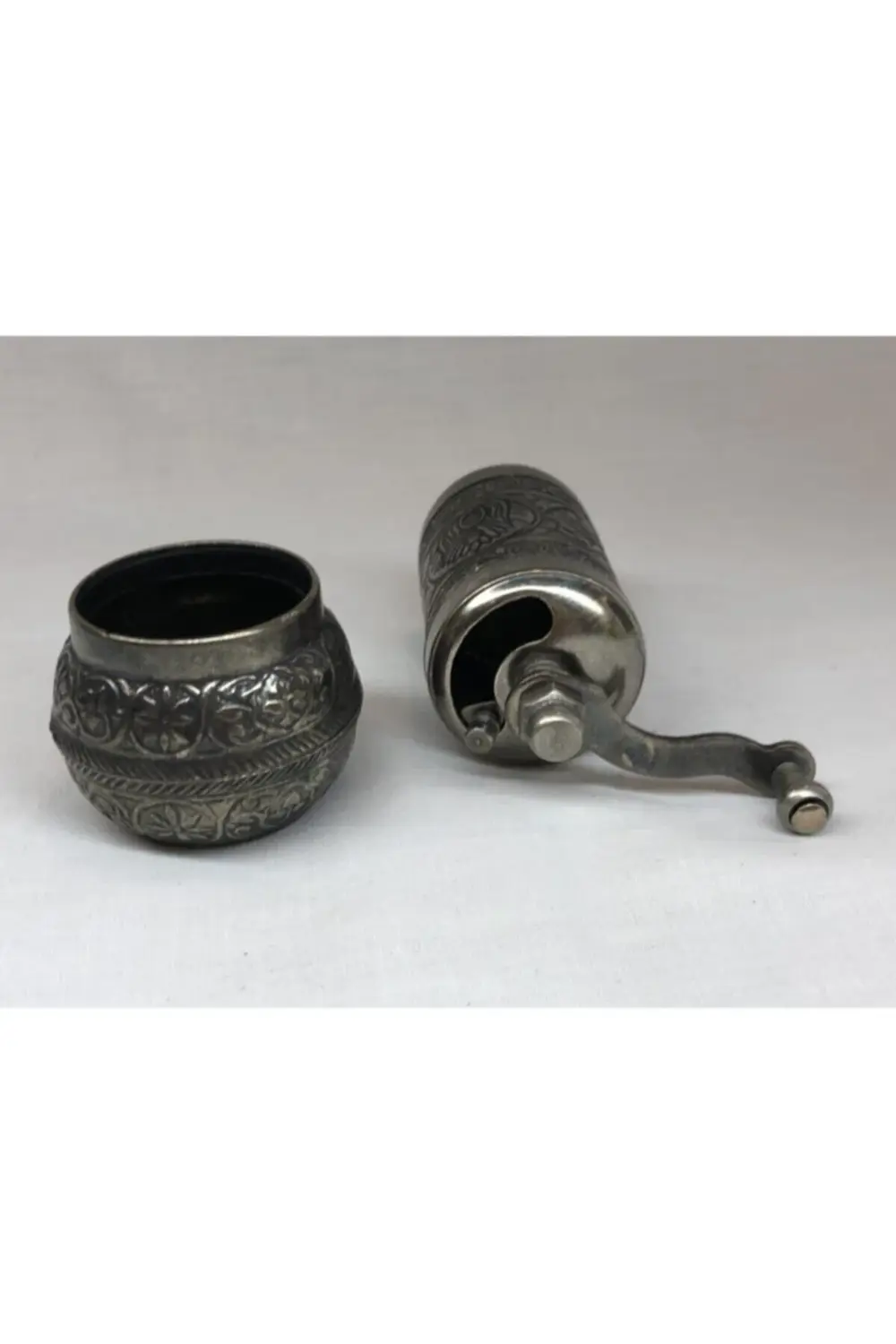 Antik Mat Gümüş Renkli Osmanlı Tarzı Metal Döküm El Tipi Minik Şı