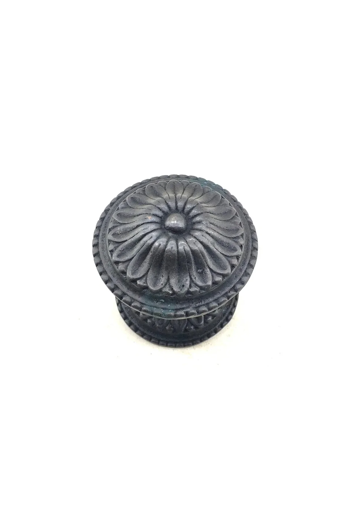 Antika Tarz Dekoratif Pirinç Papatya Kapı Babası - 73mm, Oksit - 