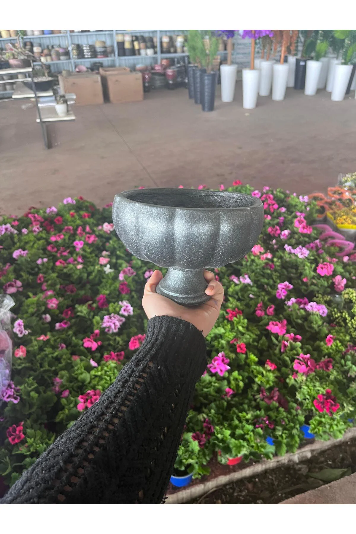 Antrasit Simli Kadeh Taş Saksı - Lüks Ayaklı Büyük Boy Dekoratif 