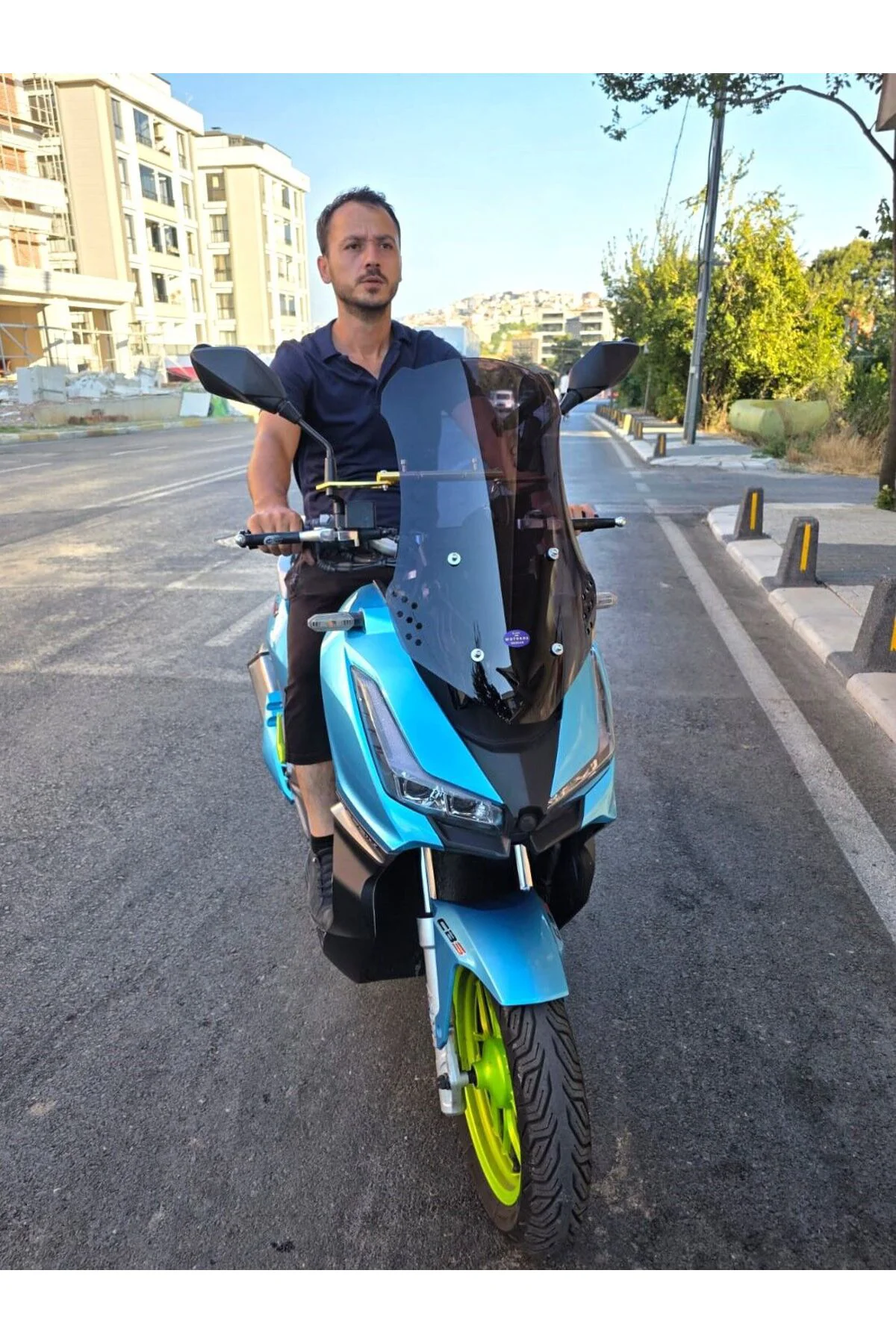 Apache Ventro 150 Ön Cam 2022-2026 Model 55cm Siyah Renkli 4mm KI