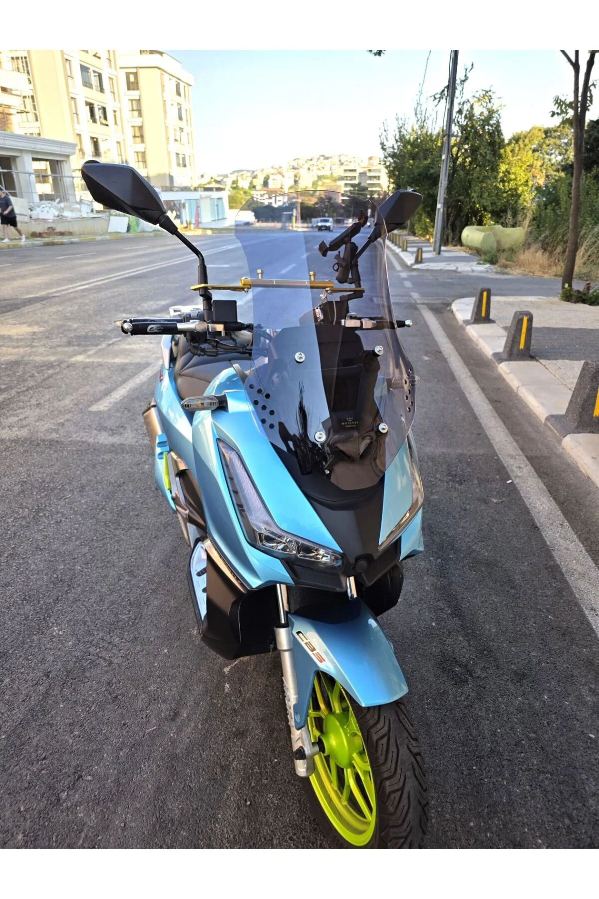Apache Ventro 150 Ön Cam 2022-2026 Model 55cm Füme Renkli 4mm KIS