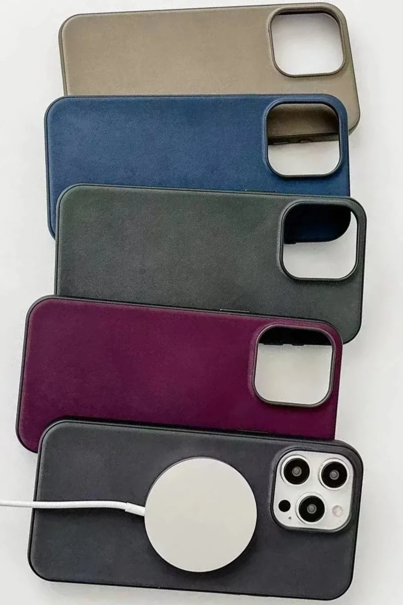 Apple iPhone 15 Pro Max Kılıf Karen Magsafe Kapak - Siyah