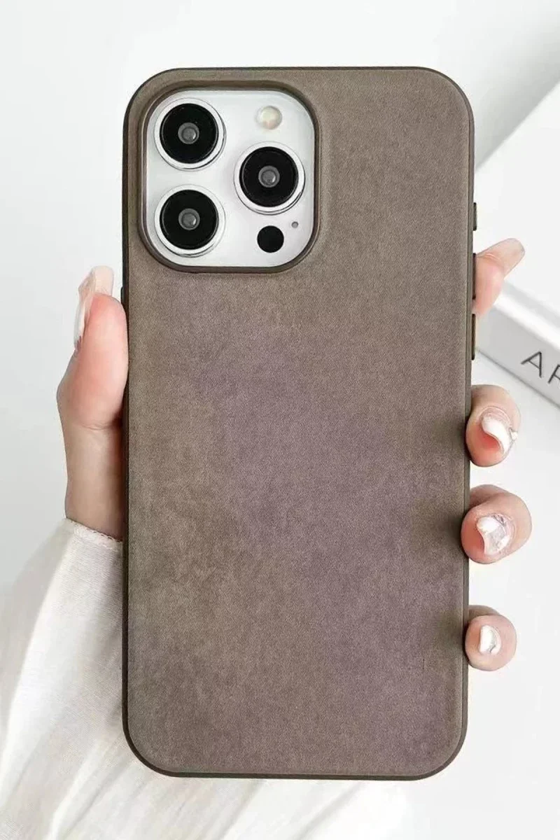 Apple iPhone 15 Pro Kılıf Karen Magsafe Kapak - Kahverengi Apple iPhone 15 Pro Kılıf Karen Magsafe Kapak - Kahverengi