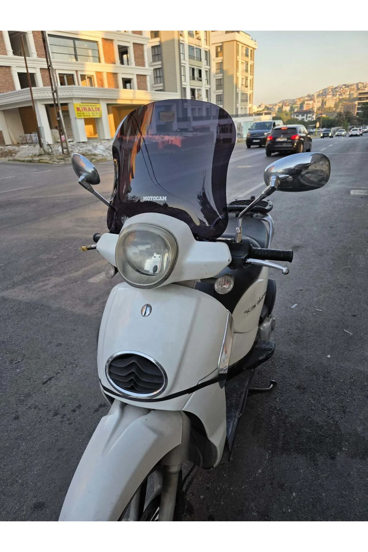 Aprilia Scarabeo 200 İe Ön Cam 35cm 2008-2015 Model Siyah Renkli 