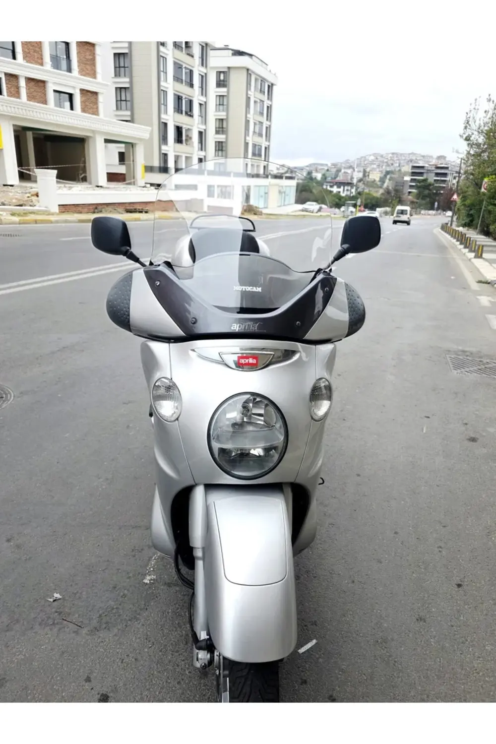 Aprilia Scarabeo 500 Ön Cam 49cm 2003-2008 Model Şeffaf Renkli 4m Aprilia Scarabeo 500 Ön Cam 49cm 2003-2008 Model Şeffaf Renkli 4m