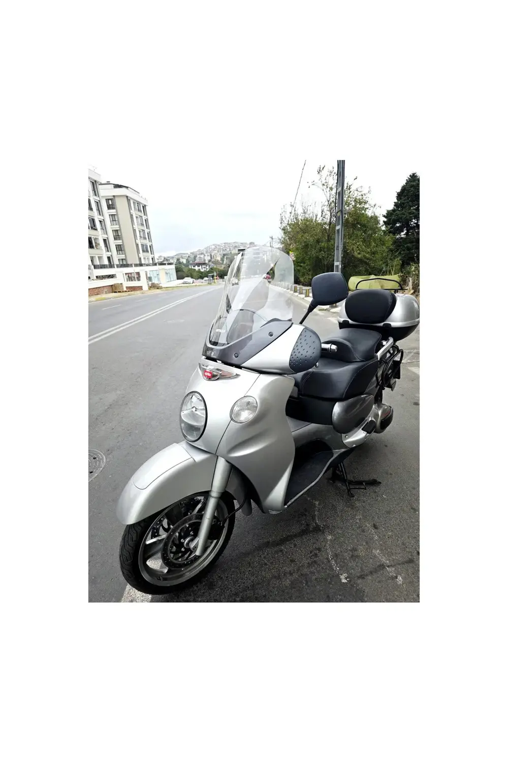 Aprilia Scarabeo 500 Ön Cam 49cm 2003-2008 Model Şeffaf Renkli 4m Aprilia Scarabeo 500 Ön Cam 49cm 2003-2008 Model Şeffaf Renkli 4m
