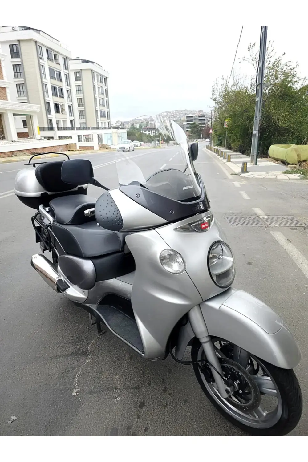 Aprilia Scarabeo 500 Ön Cam 49cm 2003-2008 Model Şeffaf Renkli 4m Aprilia Scarabeo 500 Ön Cam 49cm 2003-2008 Model Şeffaf Renkli 4m