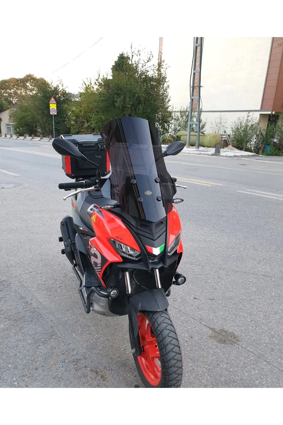 Aprilia SR GT 125 Ön Cam 2021-2026 Model 58cm Siyah Renkli 4mm