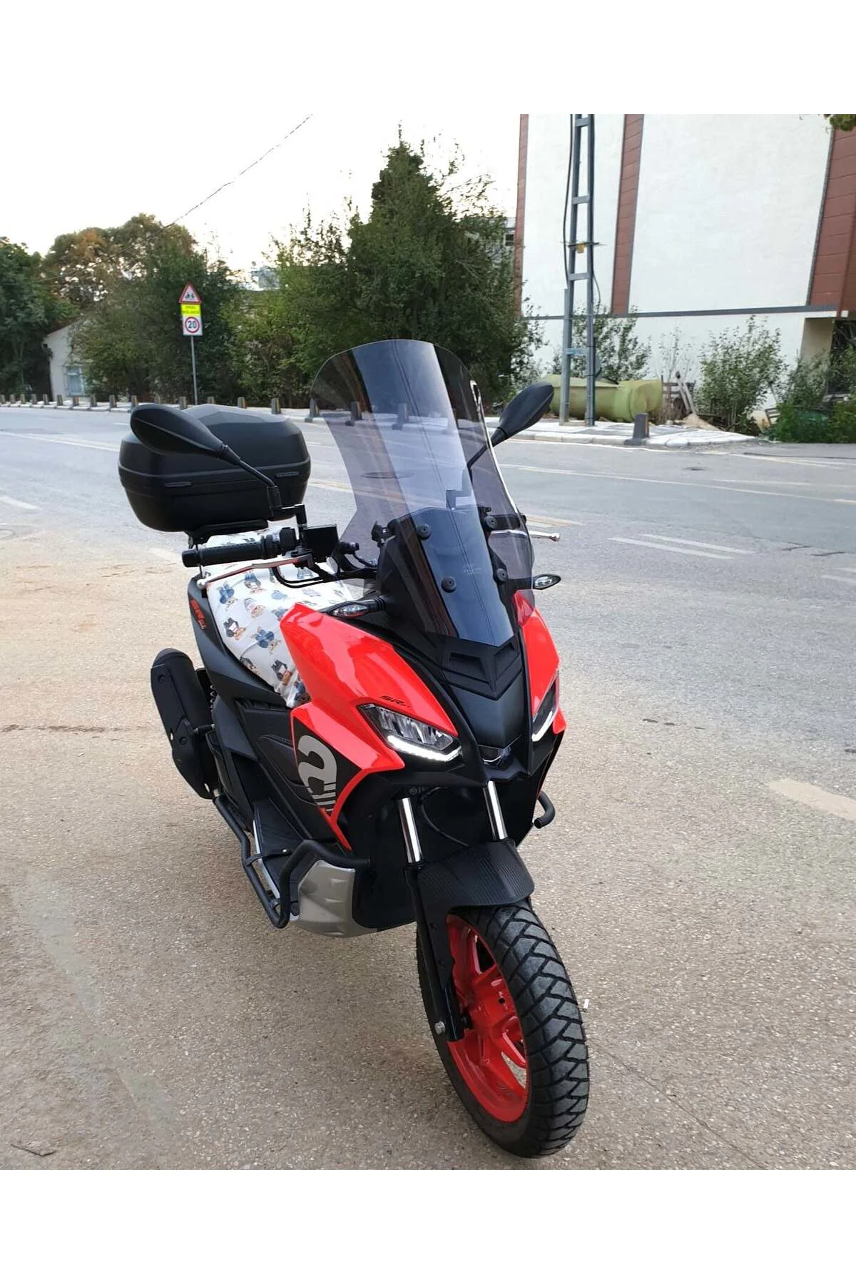 Aprilia SR GT 125 Ön Cam 2021-2026 Model 58cm Füme Renkli 4mm