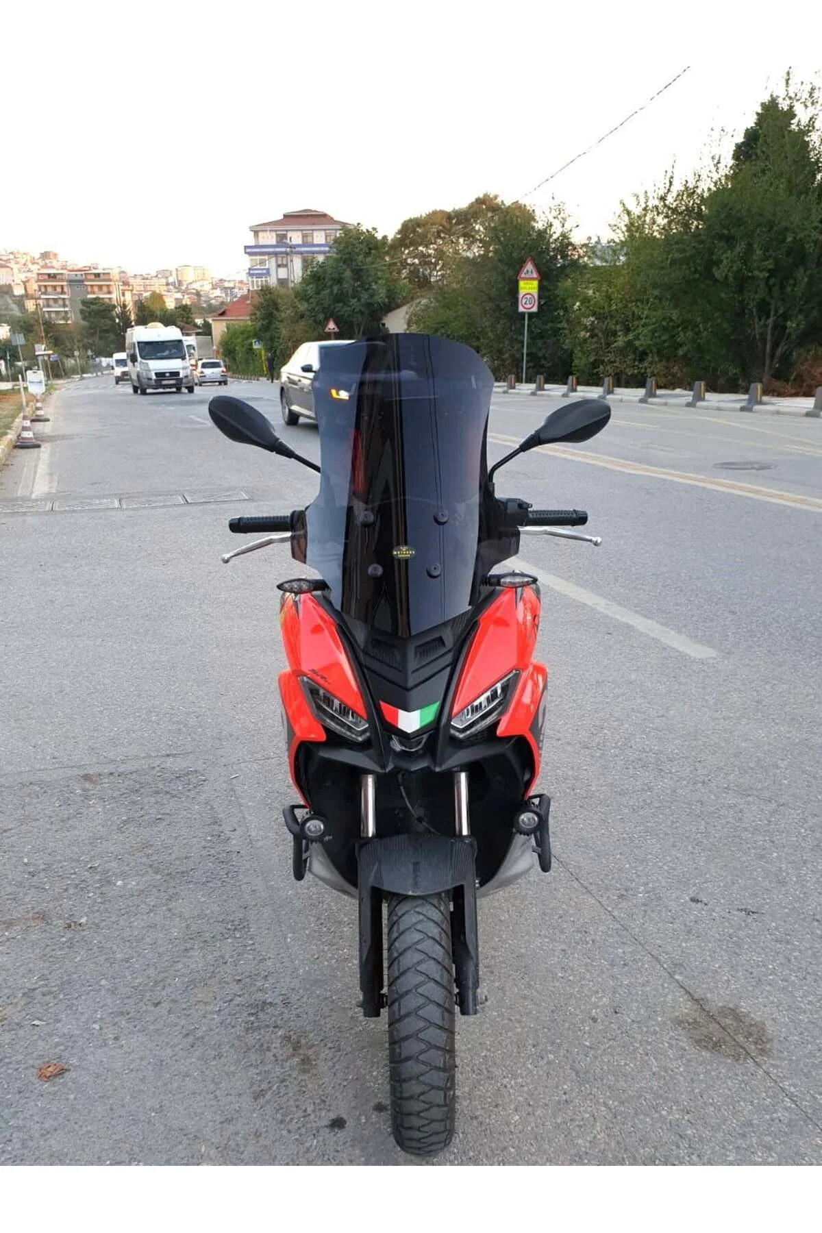Aprilia SR GT 125 Ön Cam 2021-2026 Model 58cm Siyah Renkli 4mm