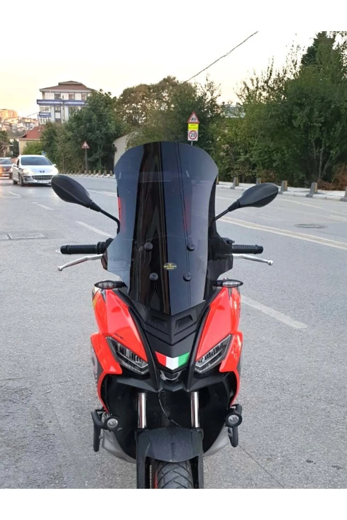 Aprilia SR GT 125 Ön Cam 2021-2026 Model 58cm Siyah Renkli 4mm