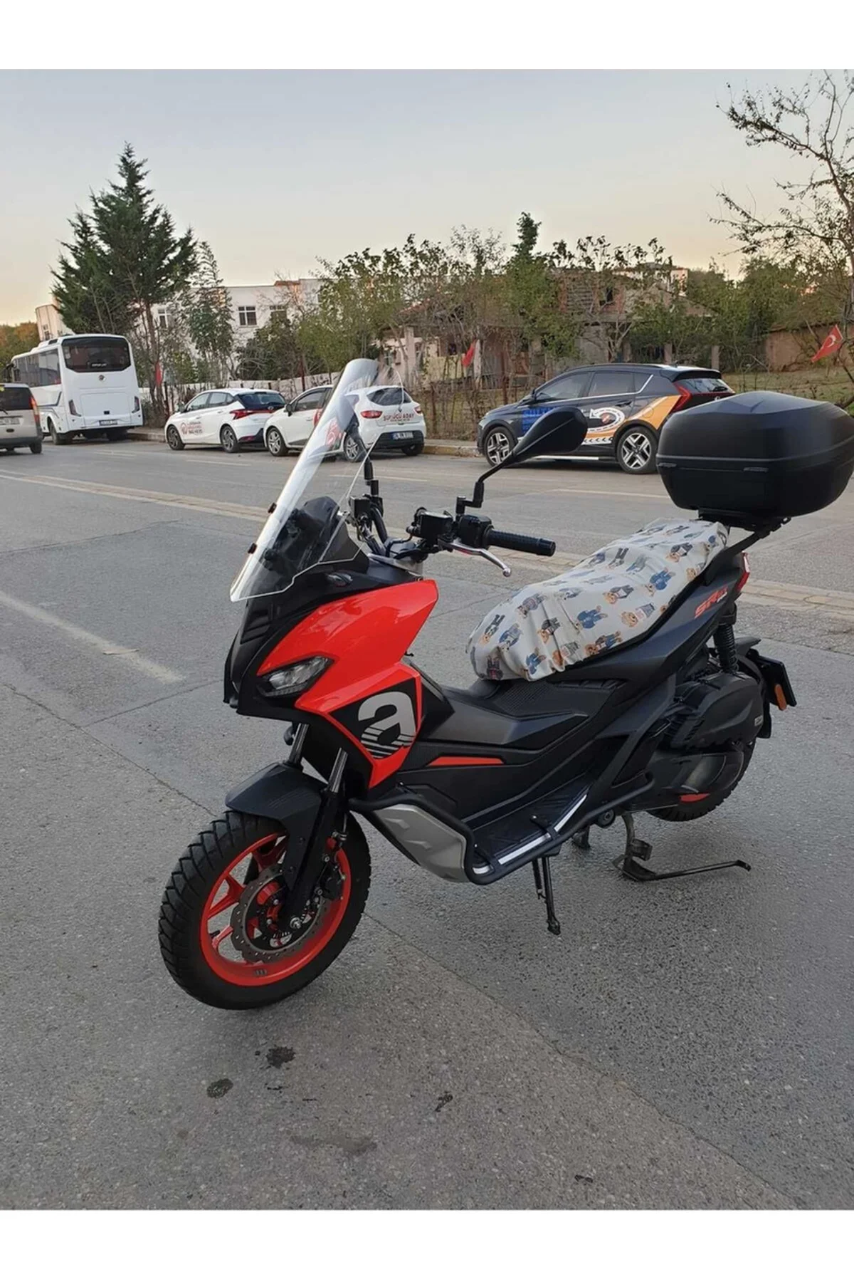 Aprilia SR GT 200 Ön Cam 2021-2025 Model 58cm Şeffaf Renkli 4mm Aprilia SR GT 200 Ön Cam 2021-2025 Model 58cm Şeffaf Renkli 4mm