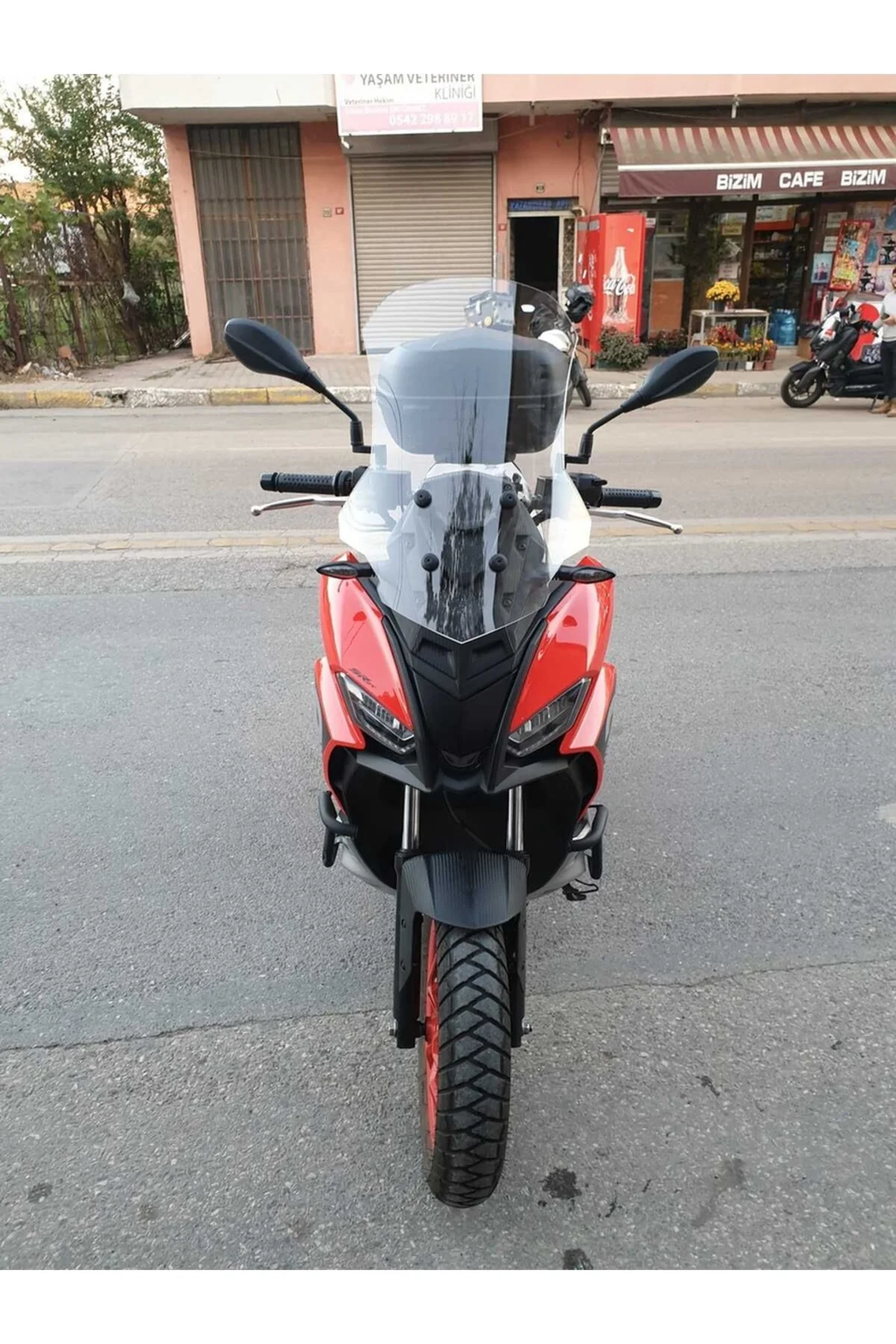 Aprilia SR GT 200 Ön Cam 2021-2025 Model 58cm Şeffaf Renkli 4mm Aprilia SR GT 200 Ön Cam 2021-2025 Model 58cm Şeffaf Renkli 4mm