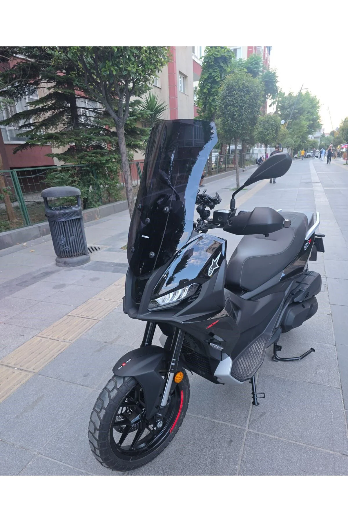 Aprilia SR GT 400 Ön Cam 2025-2026 Model 63cm Siyah Renkli 4mm