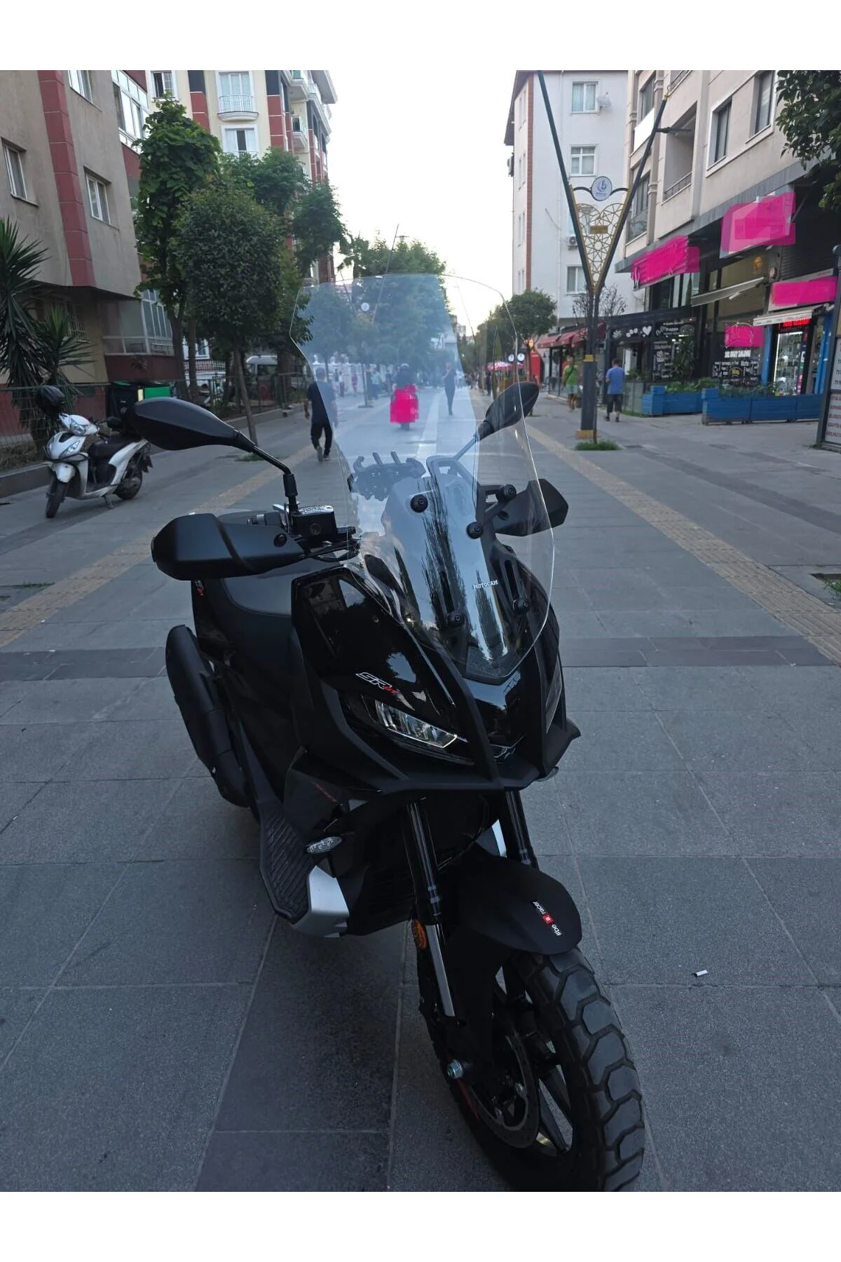 Aprilia SR GT 400 Ön Cam 2025-2026 Model 63cm Şeffaf Renkli 4mm