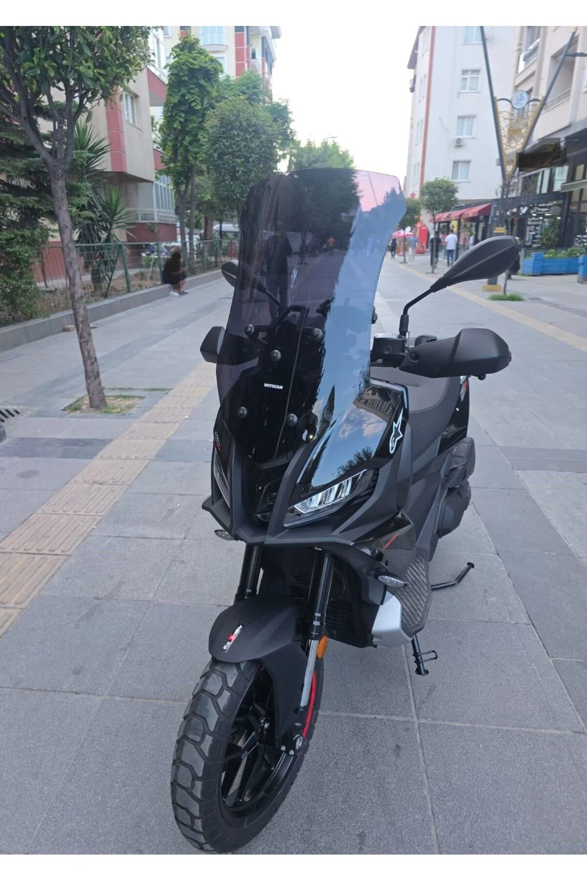 Aprilia SR GT 400 Ön Cam 2025-2026 Model 63cm Siyah Renkli 4mm