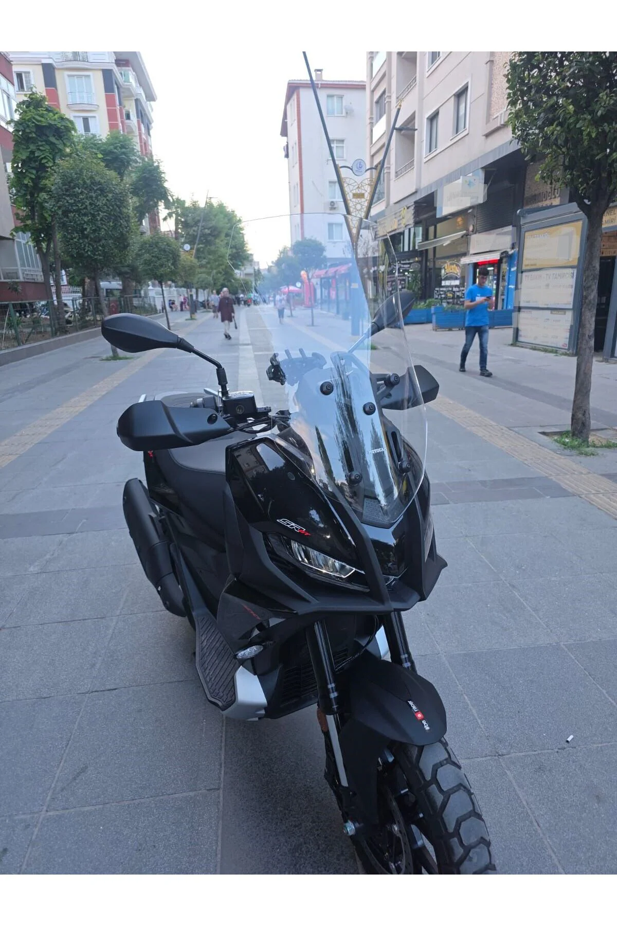 Aprilia SR GT 400 Ön Cam 2025-2026 Model 63cm Şeffaf Renkli 4mm