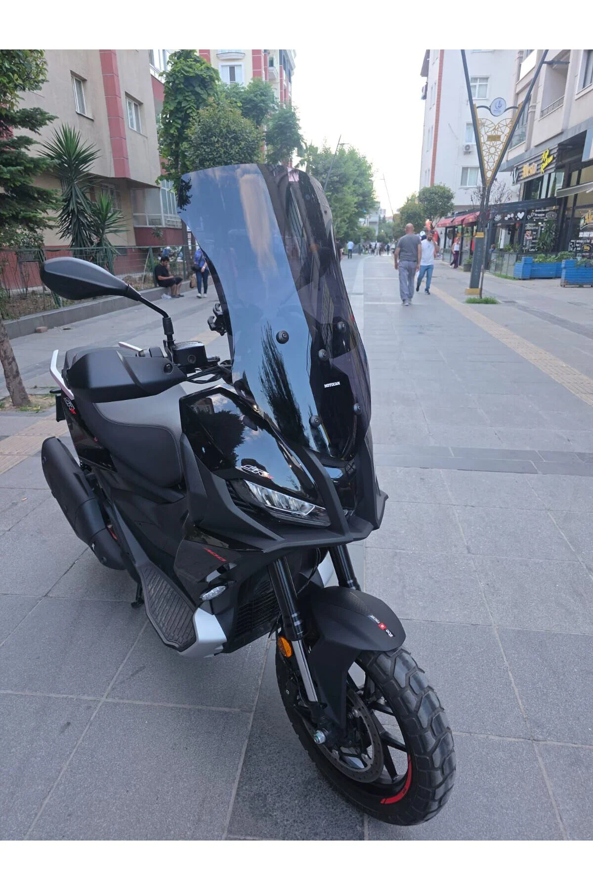 Aprilia SR GT 400 Ön Cam 2025-2026 Model 63cm Siyah Renkli 4mm