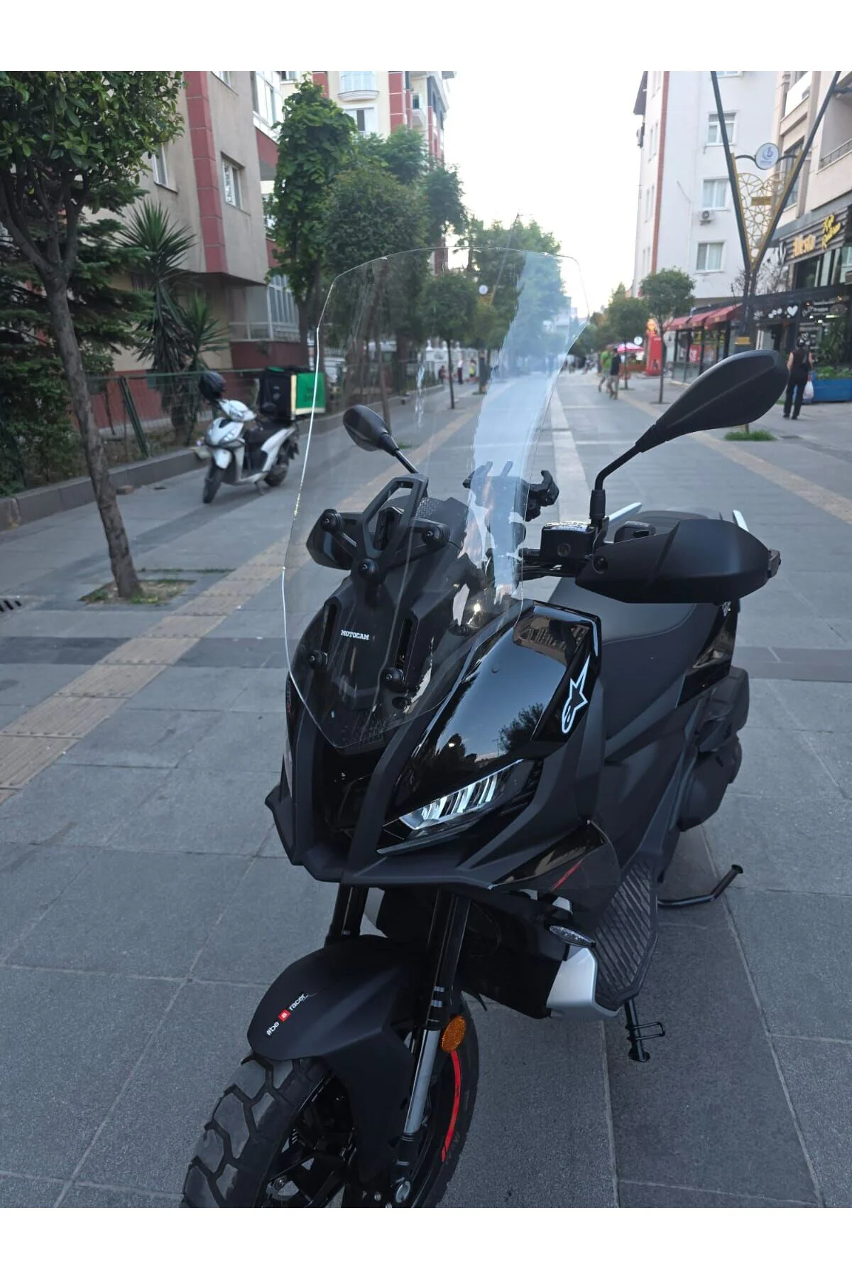 Aprilia SR GT 400 Ön Cam 2025-2026 Model 63cm Şeffaf Renkli 4mm
