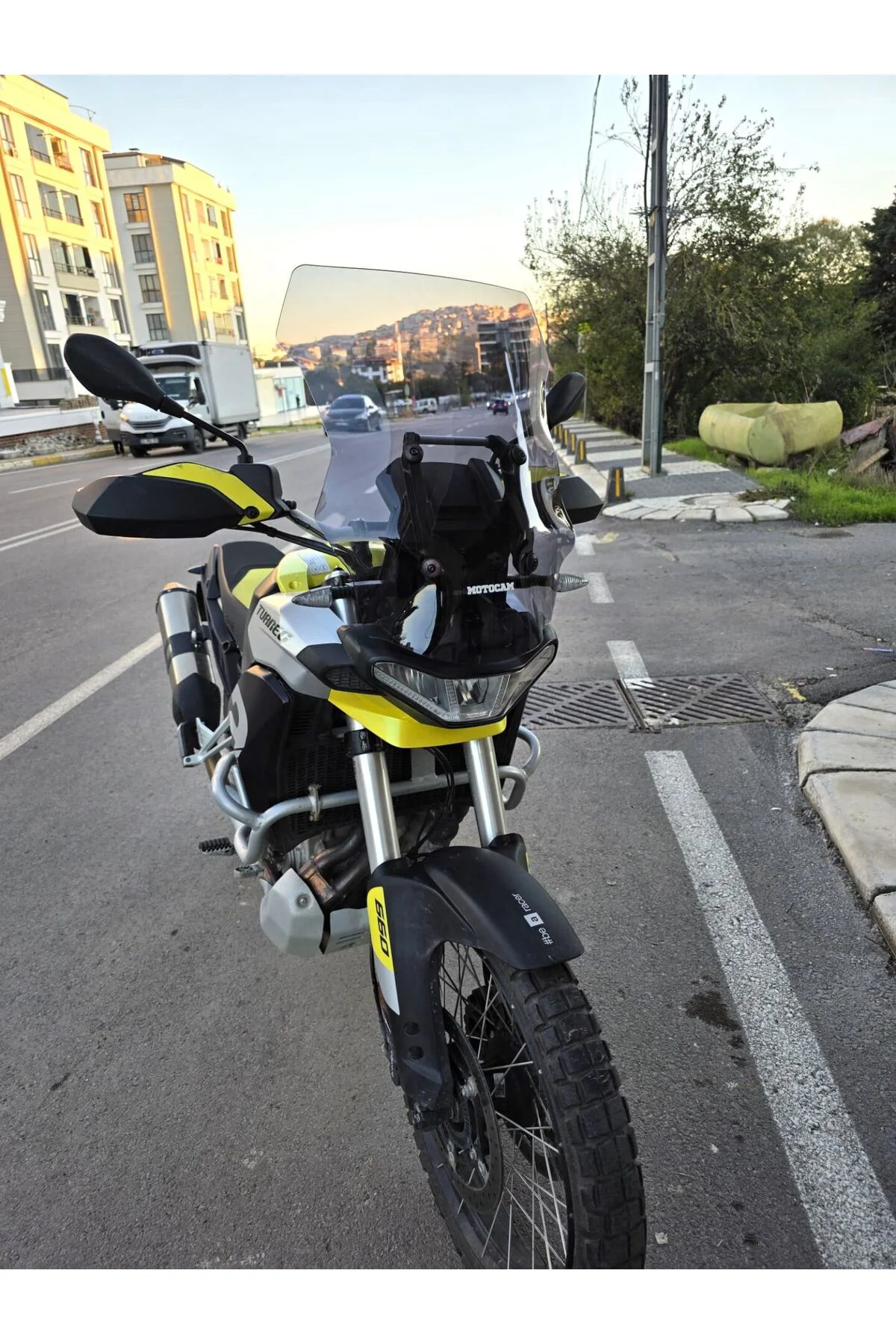 Aprilia Tuareg 660 Ön Cam 2022-2026 Model 58cm Füme Renkli 4mm