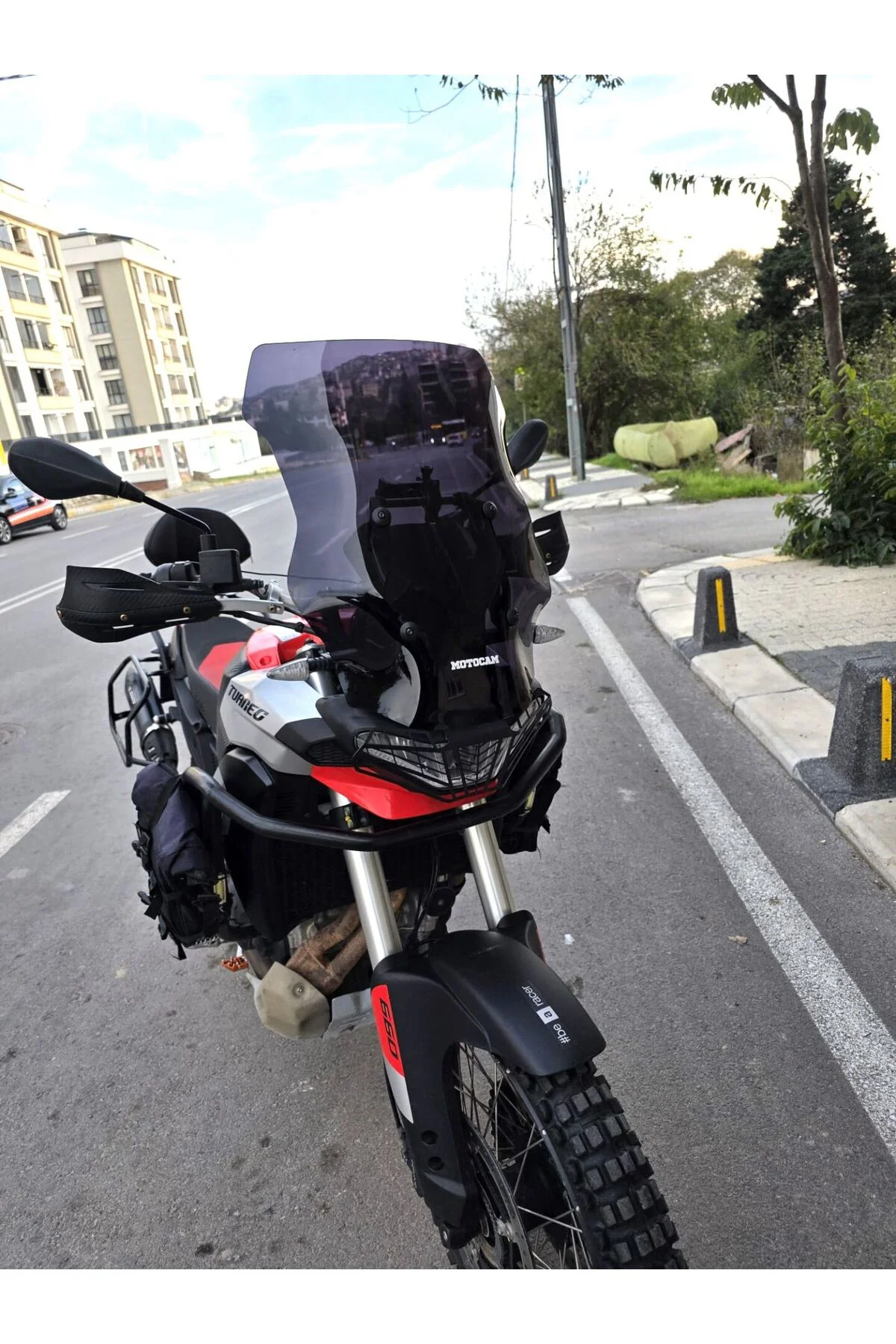 Aprilia Tuareg 660 Ön Cam 2022-2026 Model 58cm Siyah Renkli 4mm