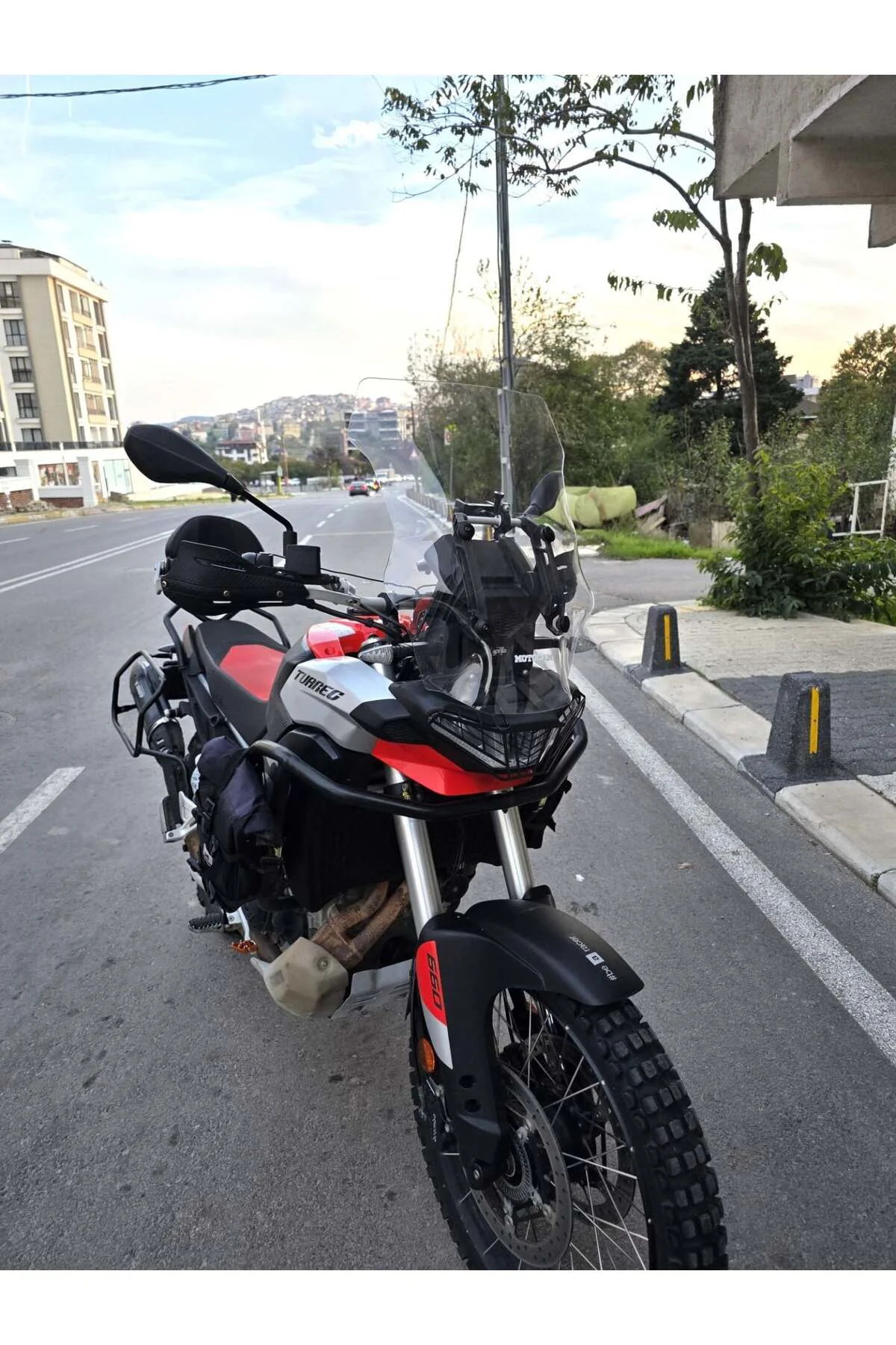 Aprilia Tuareg 660 Ön Cam 2022-2026 Model 58cm Şeffaf Renkli 4mm