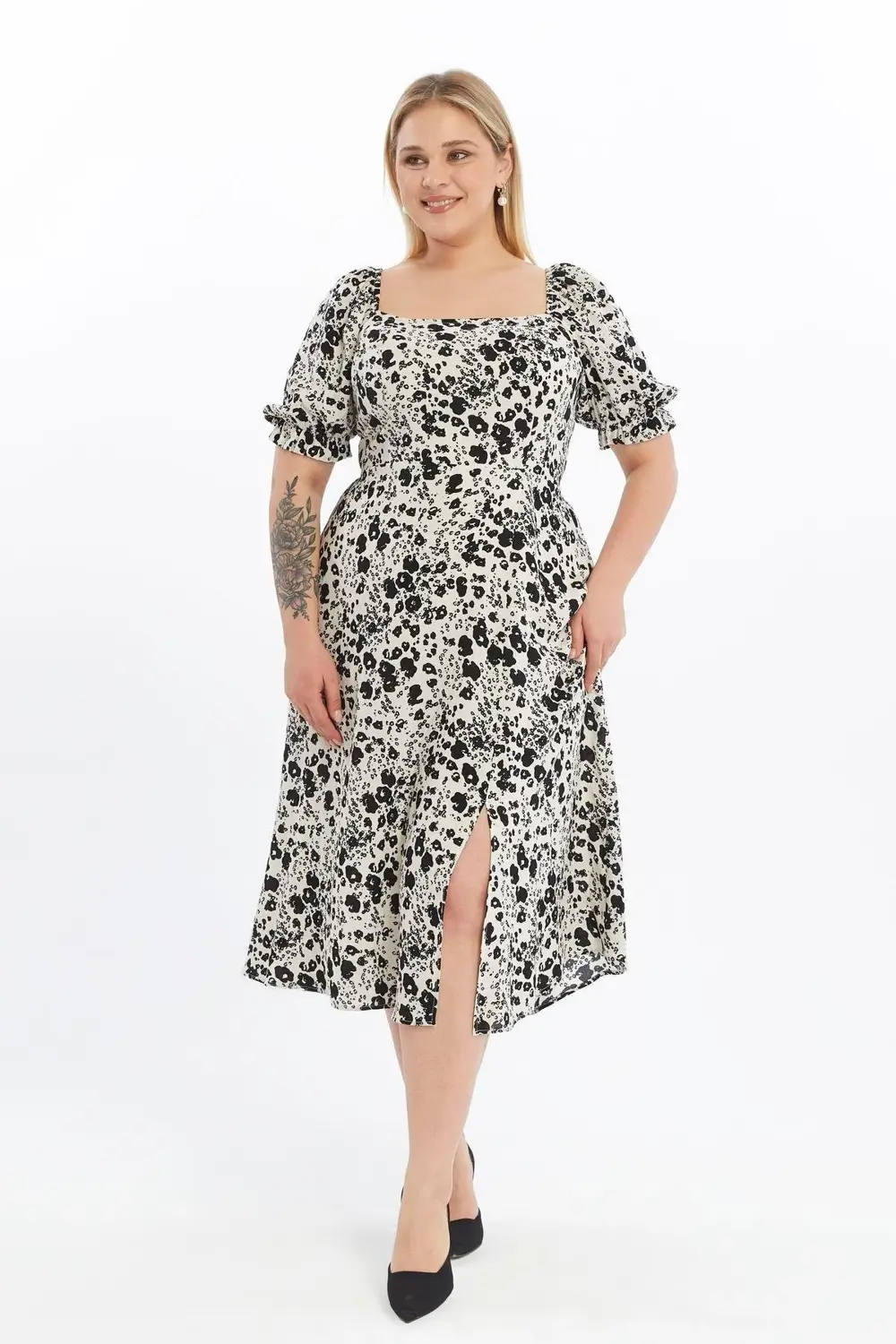 Apsen  Kadın Bej Kare Yaka Önden Yırtmaçlı Kol Detaylı Empirme Vis