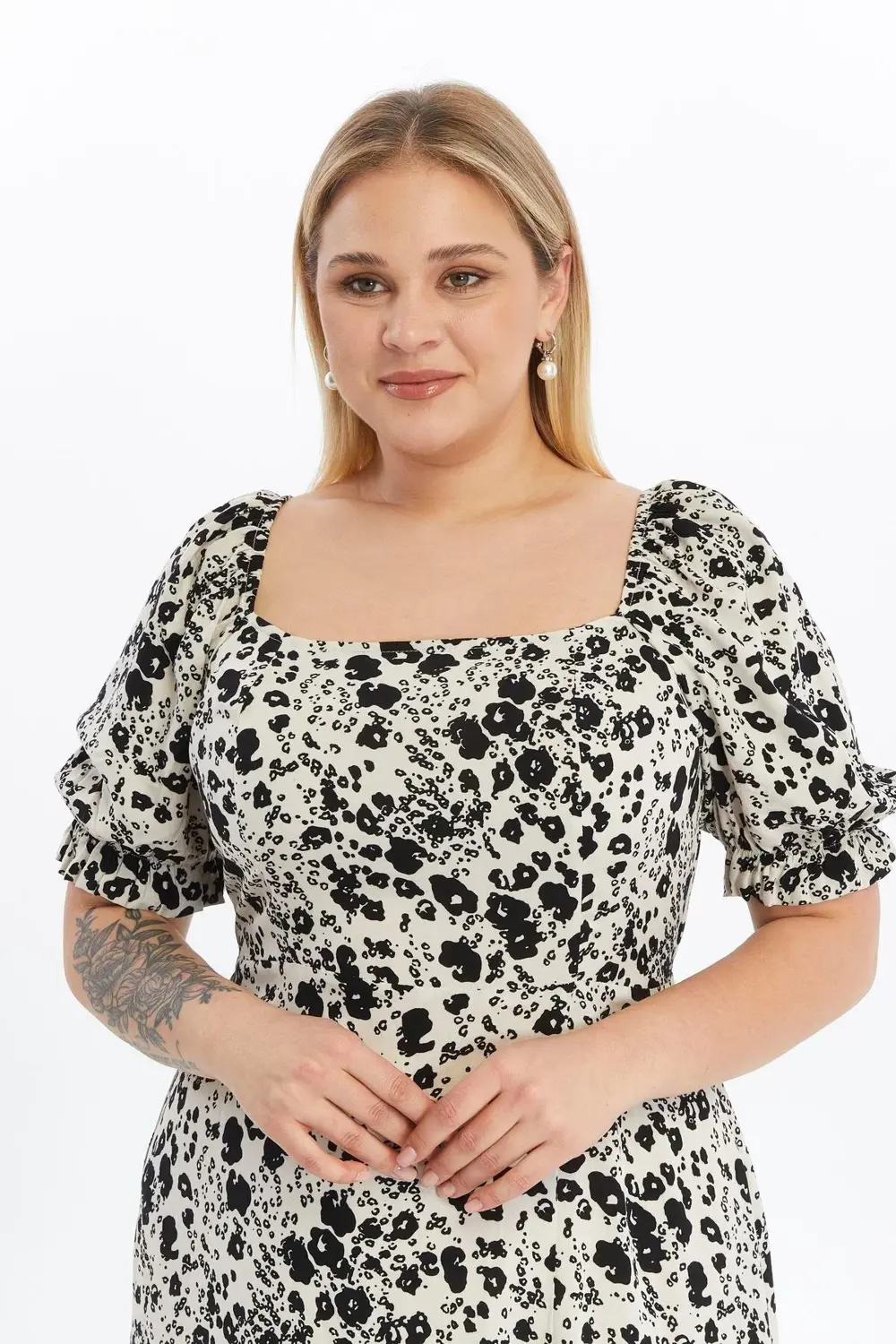 Apsen  Kadın Bej Kare Yaka Önden Yırtmaçlı Kol Detaylı Empirme Vis