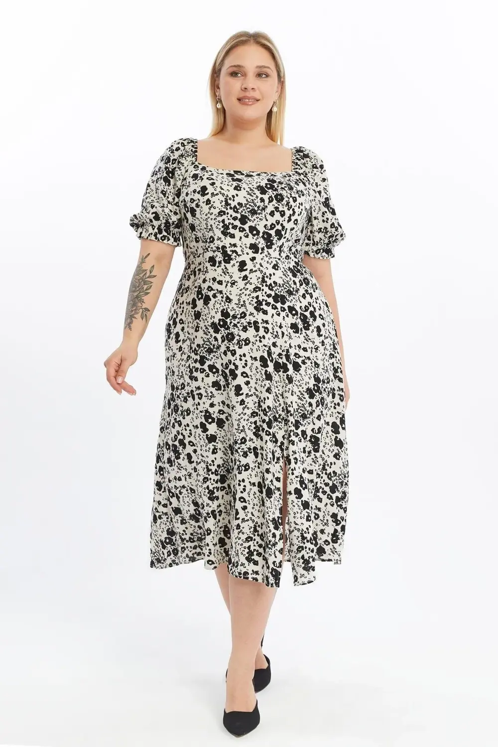 Apsen  Kadın Bej Kare Yaka Önden Yırtmaçlı Kol Detaylı Empirme Vis