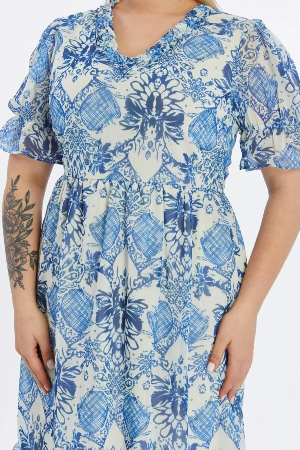 Apsen  Kadın Mavi Desenli Yakası Fırfırlı Kol Detaylı Şifon Elbise