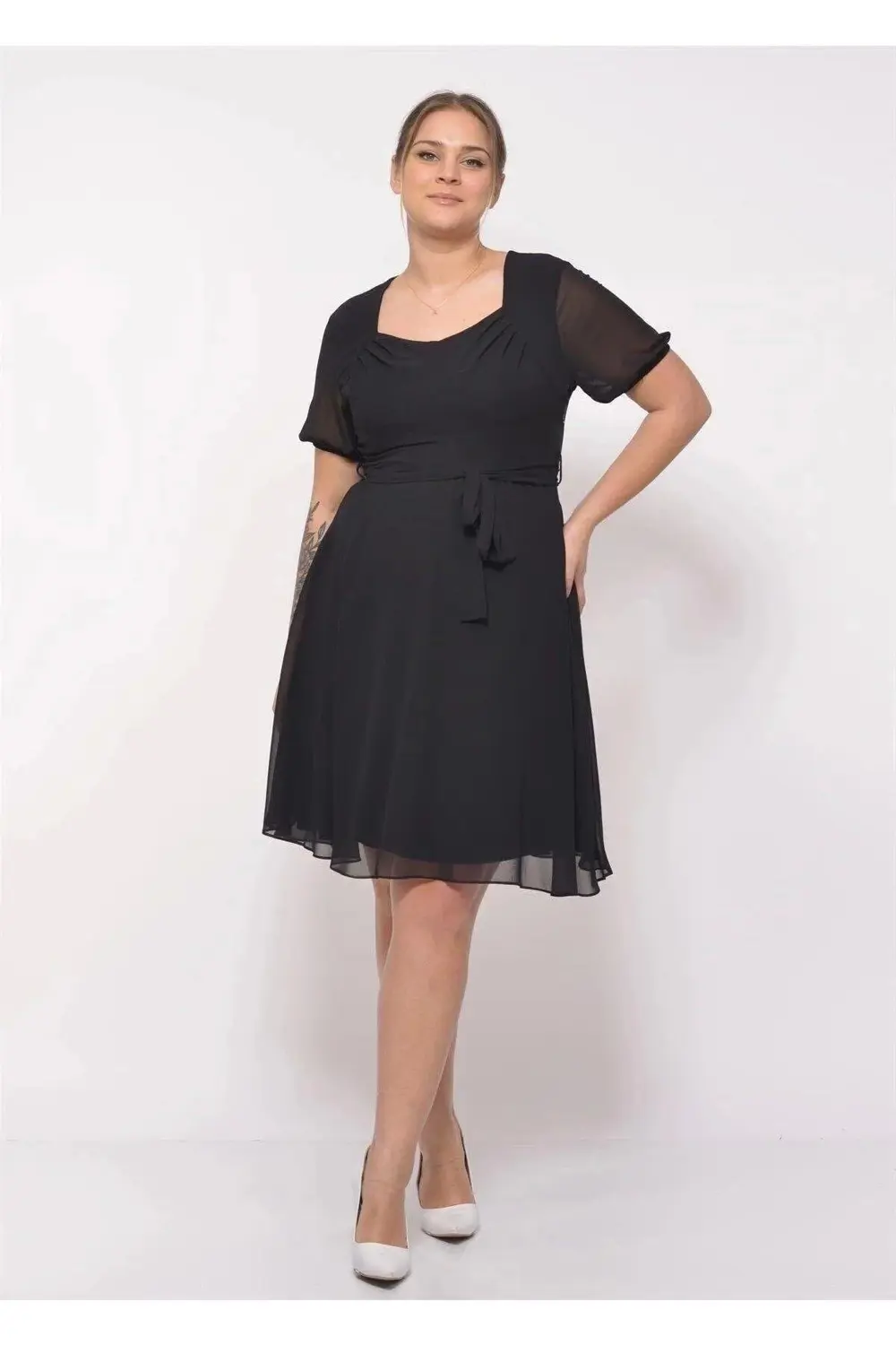 Apsen  Kadın Siyah Kare Yaka Pile Detaylı Kısa Kol Midi Boy Şifon