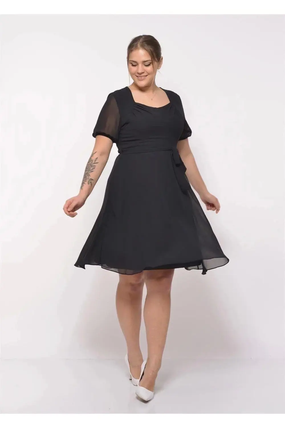 Apsen  Kadın Siyah Kare Yaka Pile Detaylı Kısa Kol Midi Boy Şifon