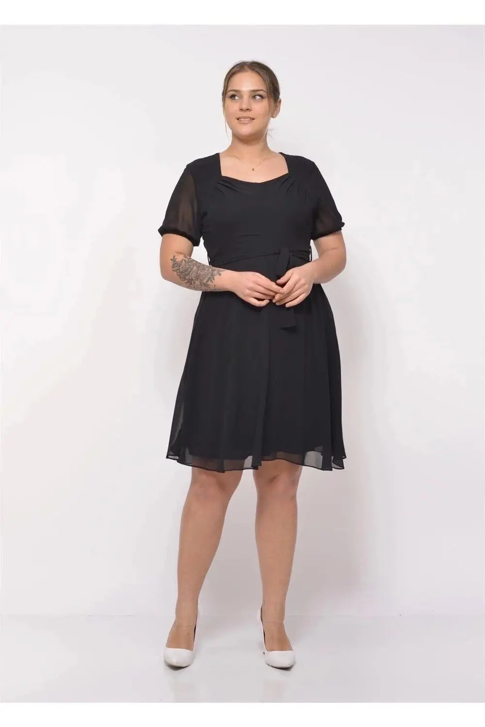 Apsen  Kadın Siyah Kare Yaka Pile Detaylı Kısa Kol Midi Boy Şifon