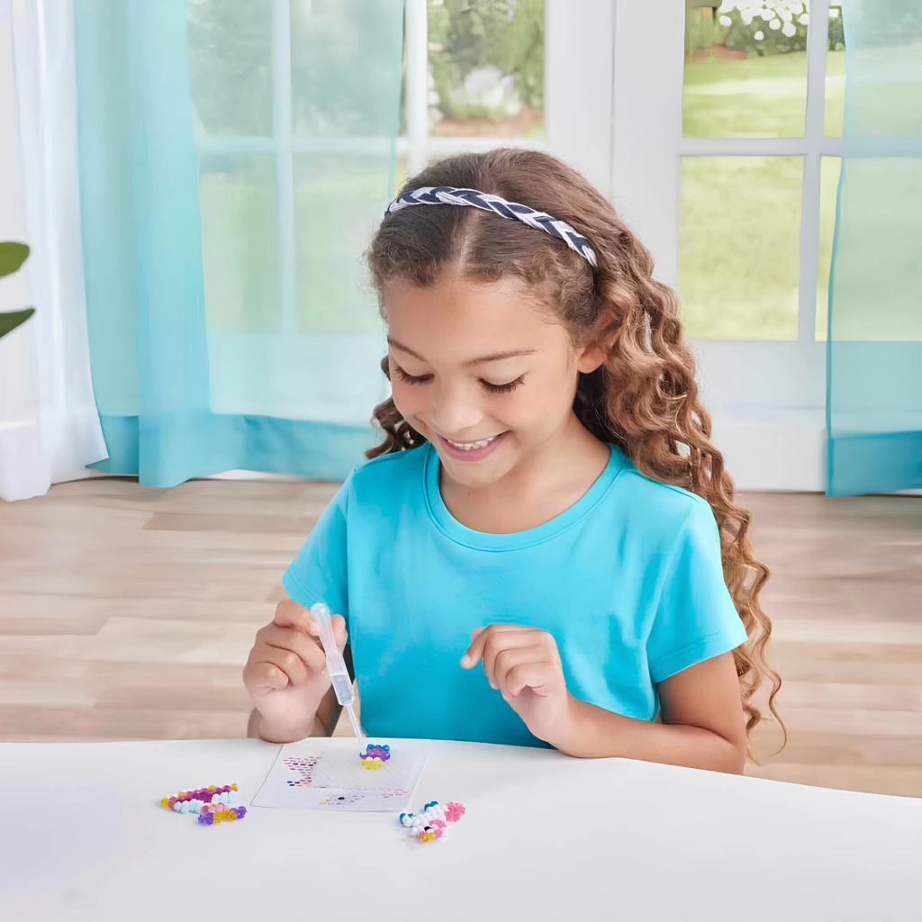 Aquabeads Mini Sürpriz Oyun Paketi 32000 Aquabeads Mini Sürpriz Oyun Paketi 32000