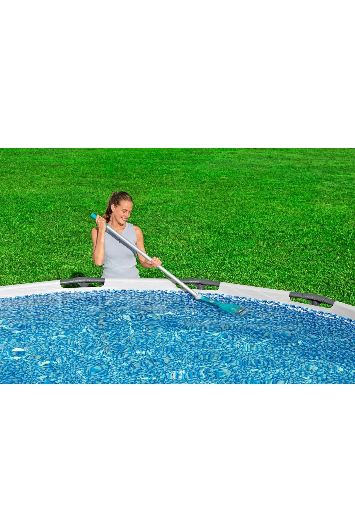 AquaTech akülü havuz süpürgesi