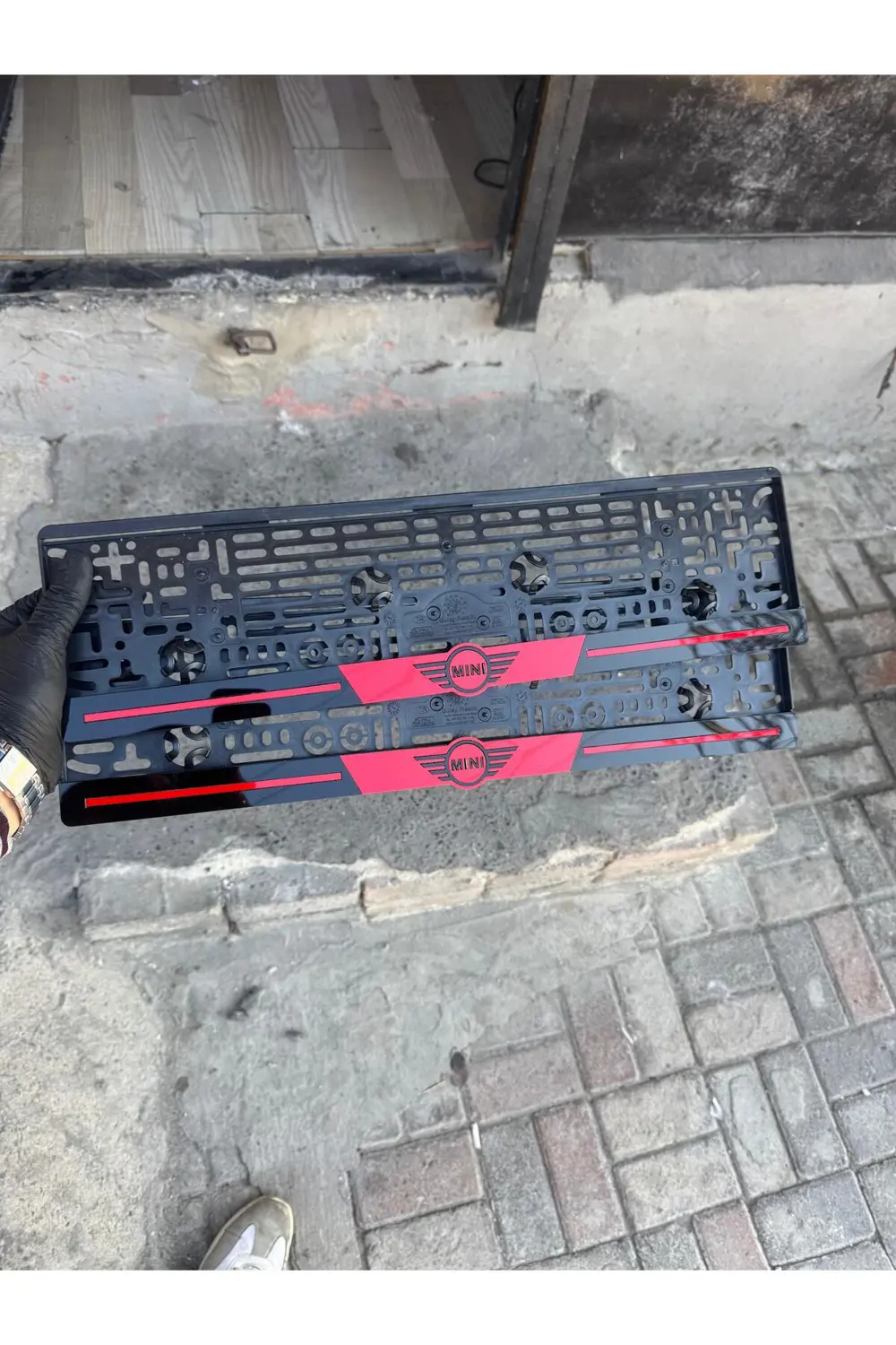 Araba Pleksi Plakalık