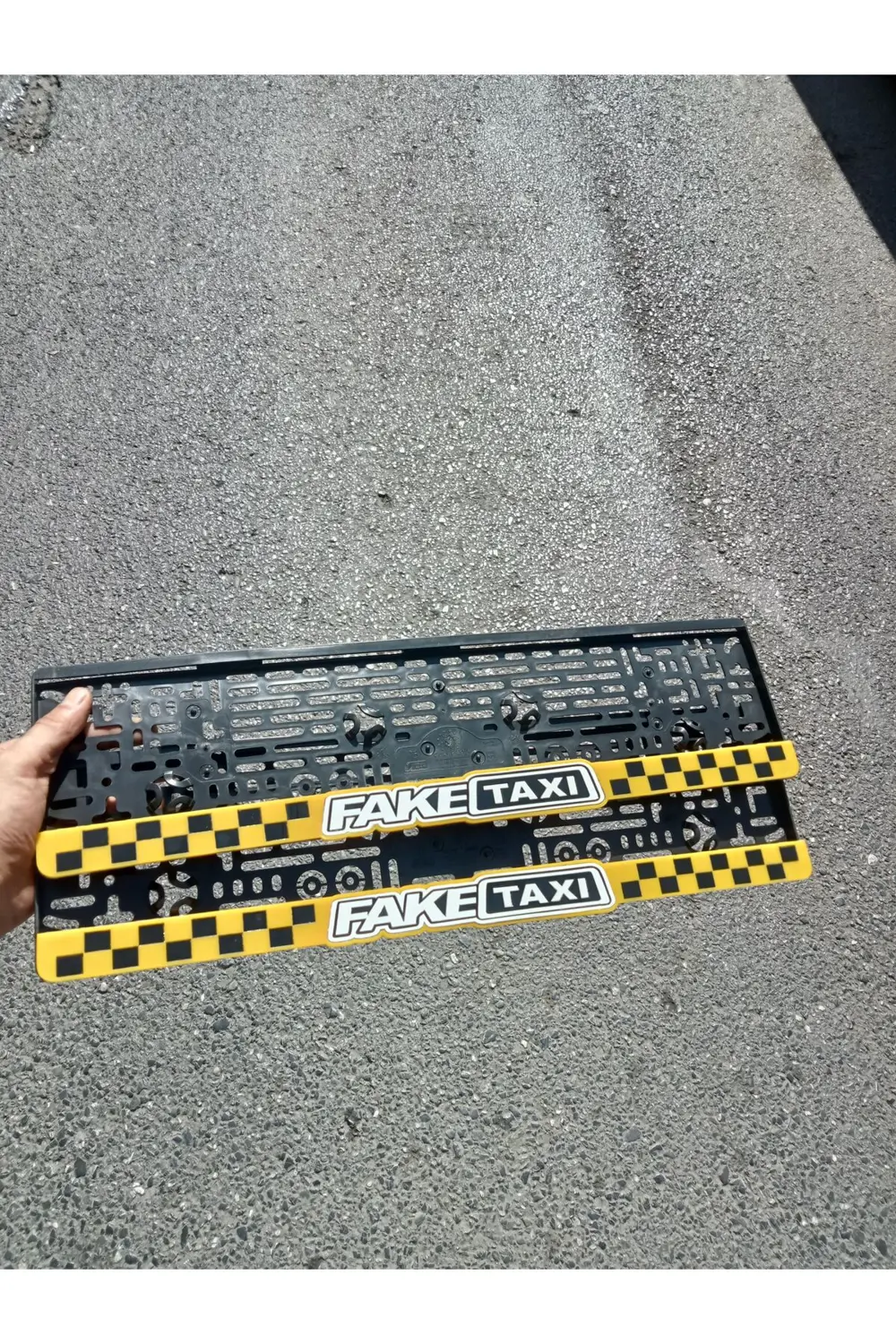Araba Pleksi Plakalık