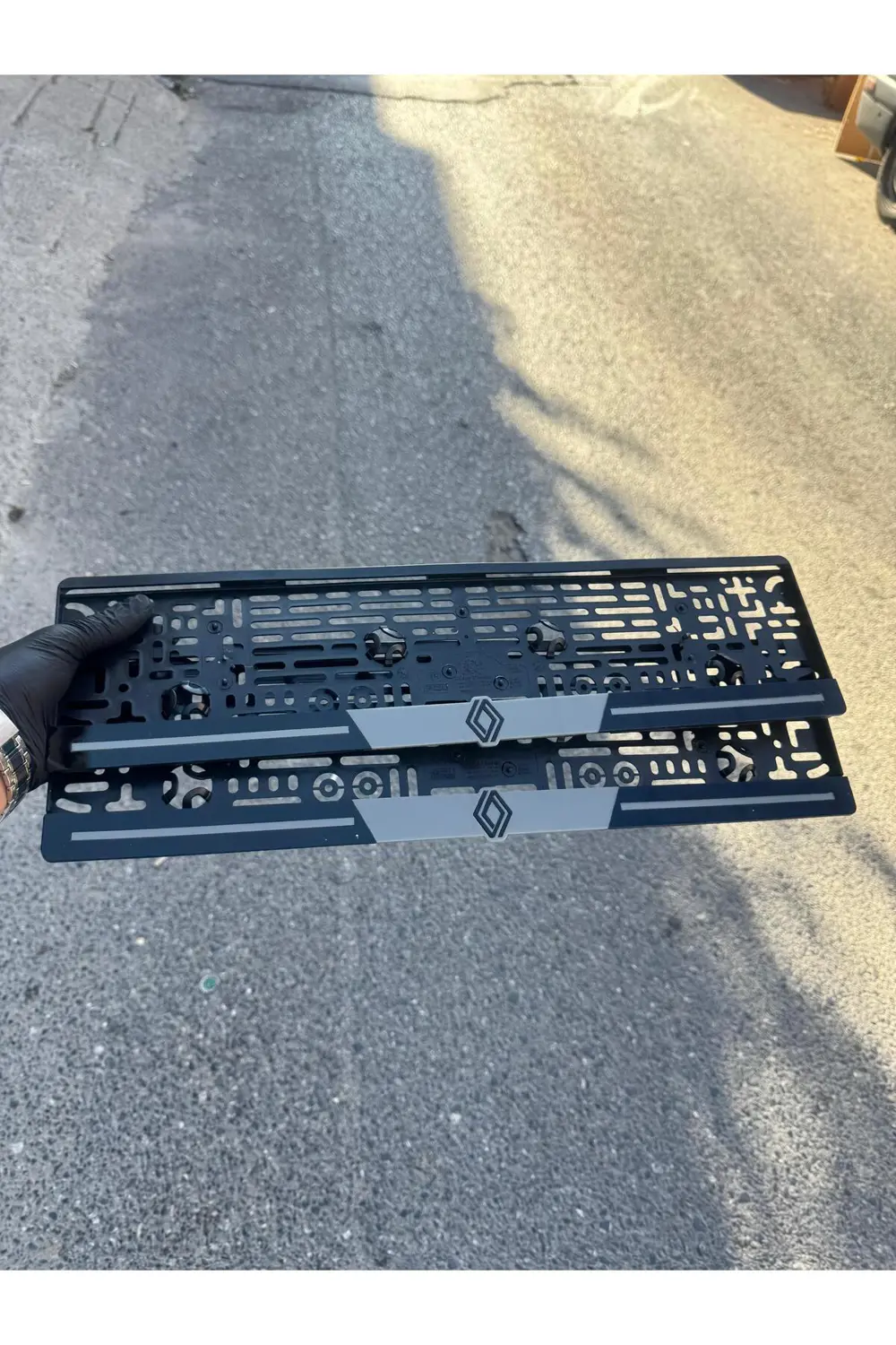 Araba Pleksi Plakalık