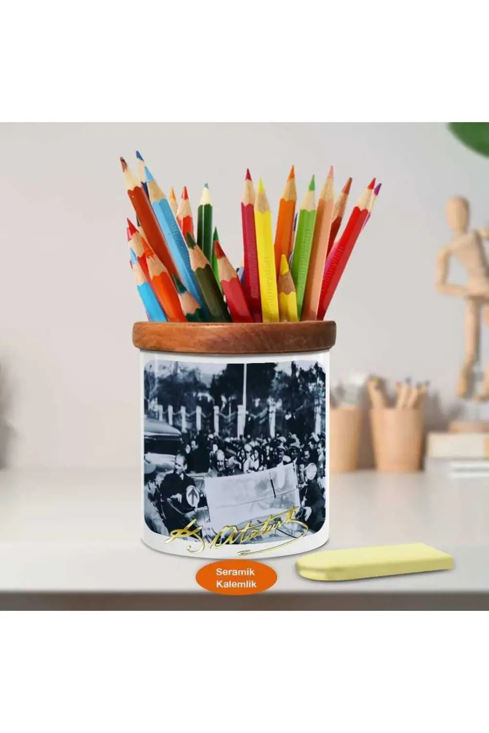 Arabada Gezen Mustafa Kemal Atatürk Ahşap Seramik Kalemlik-756