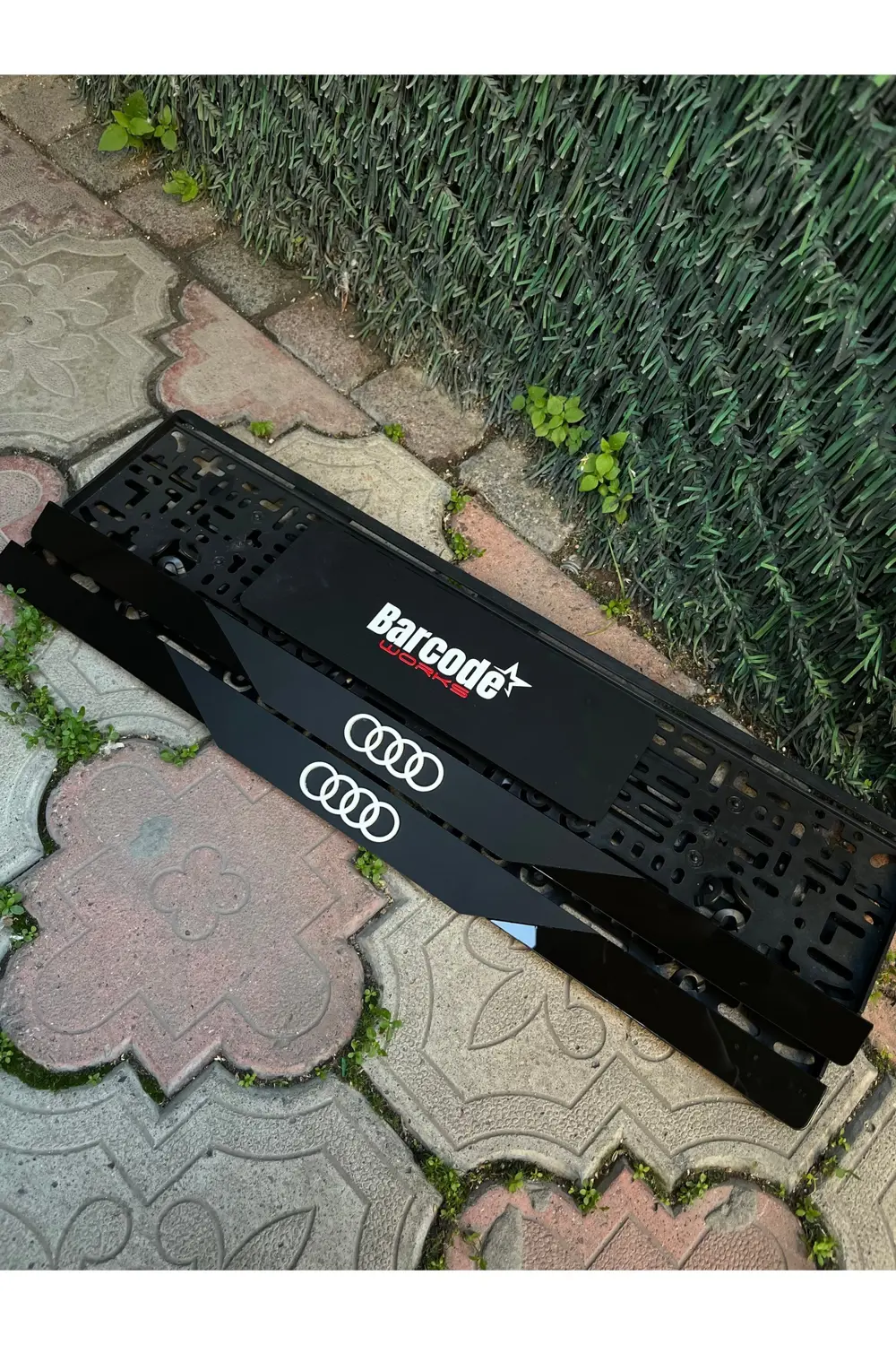 ARAÇ LOGOLU YENİ TREND MAT PLEKSİ PLAKALIK