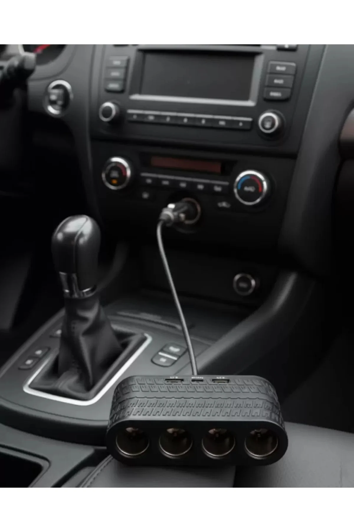 Araçlar İçin 4’lü Çakmak Çoklayıcı Type C USB ve Koruma Sistemli
