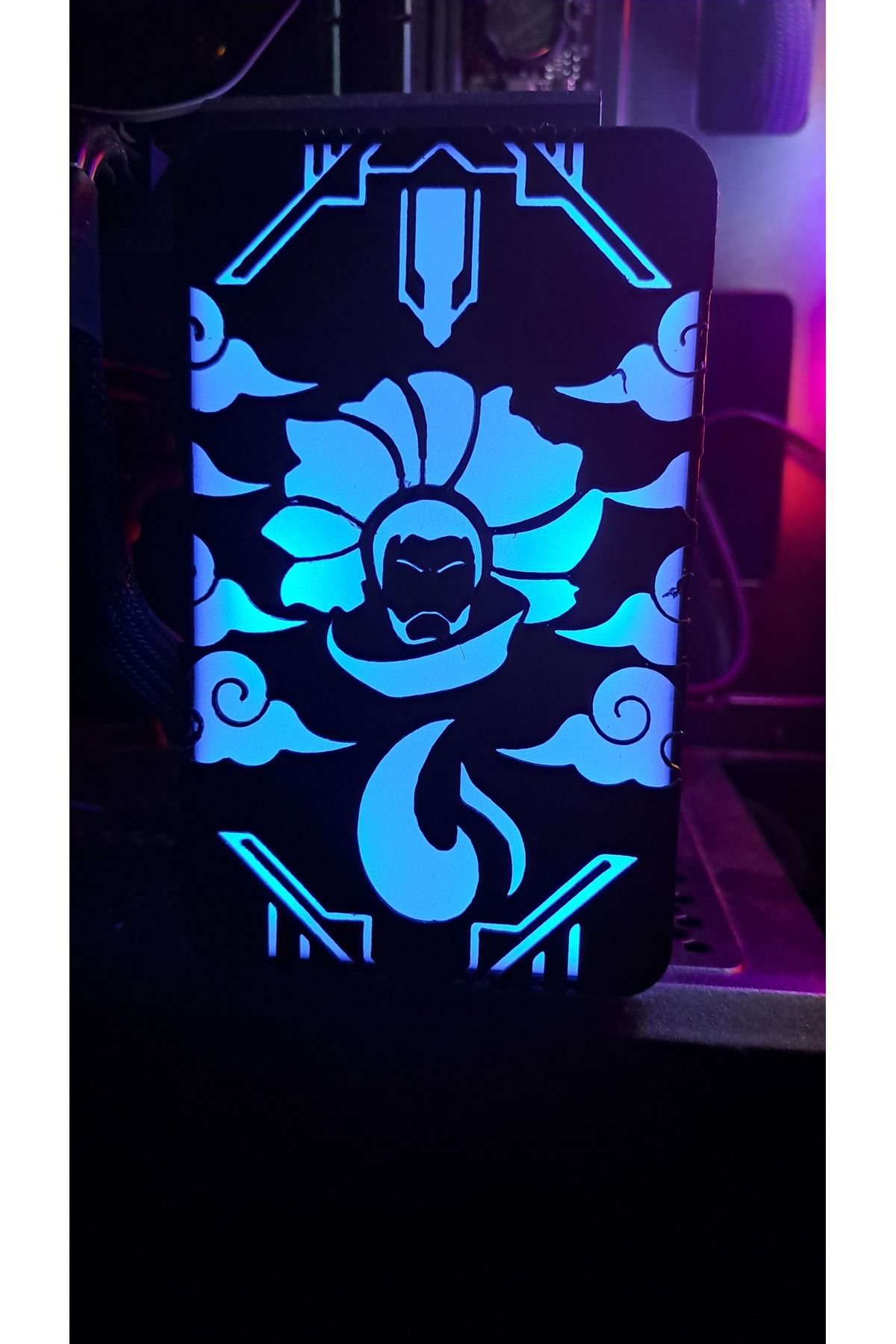 Arc - RGB ışıklı ekran kartı tutucu - Yasuo