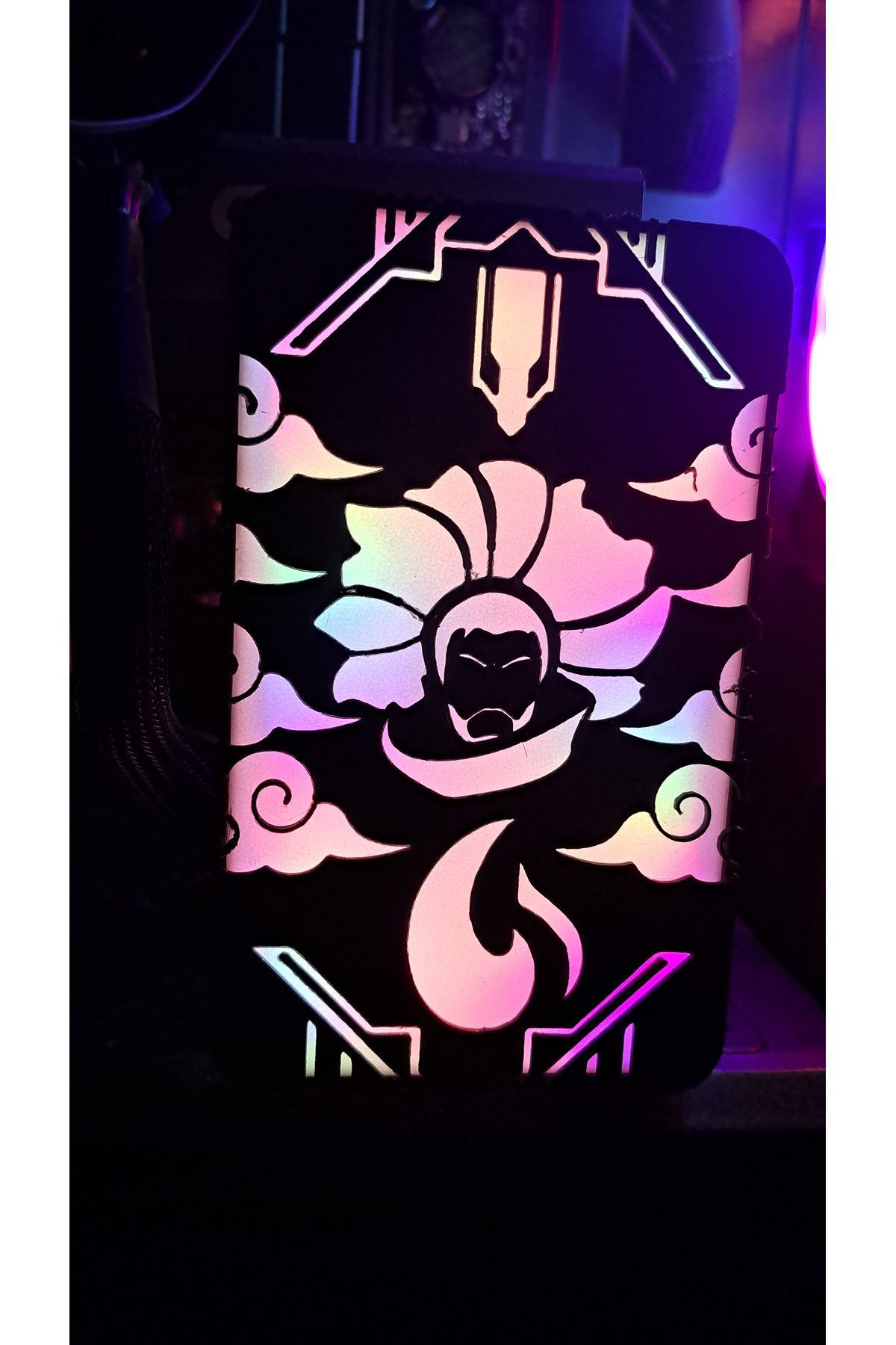 Arc - RGB ışıklı ekran kartı tutucu - Yasuo