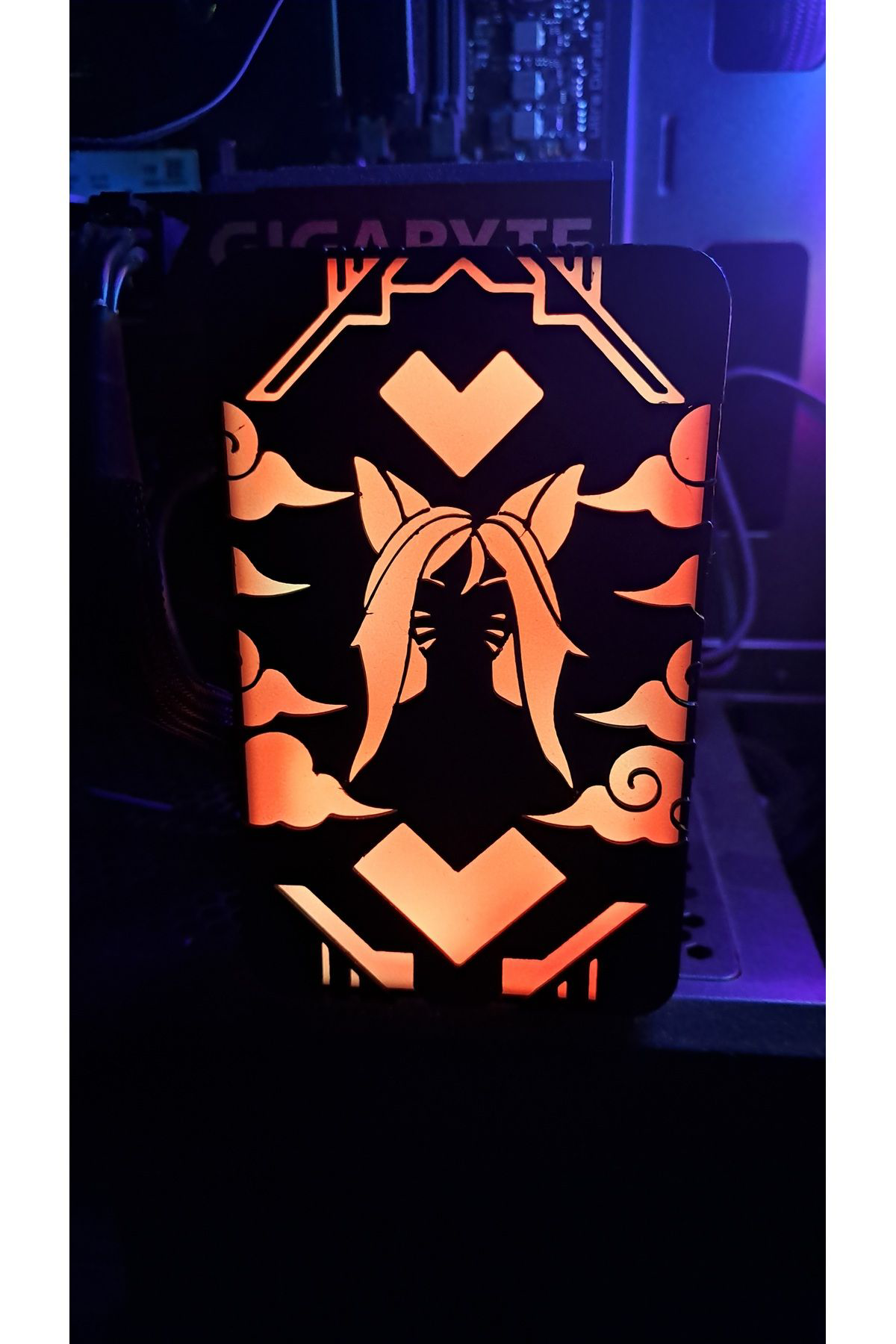 Arc - RGB ışıklı ekran kartı tutucu - Ahri