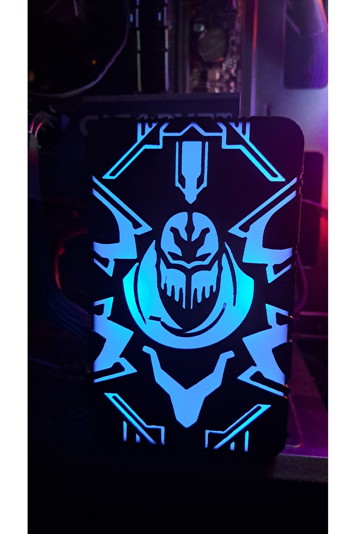 Arc - RGB ışıklı ekran kartı tutucu - Zed