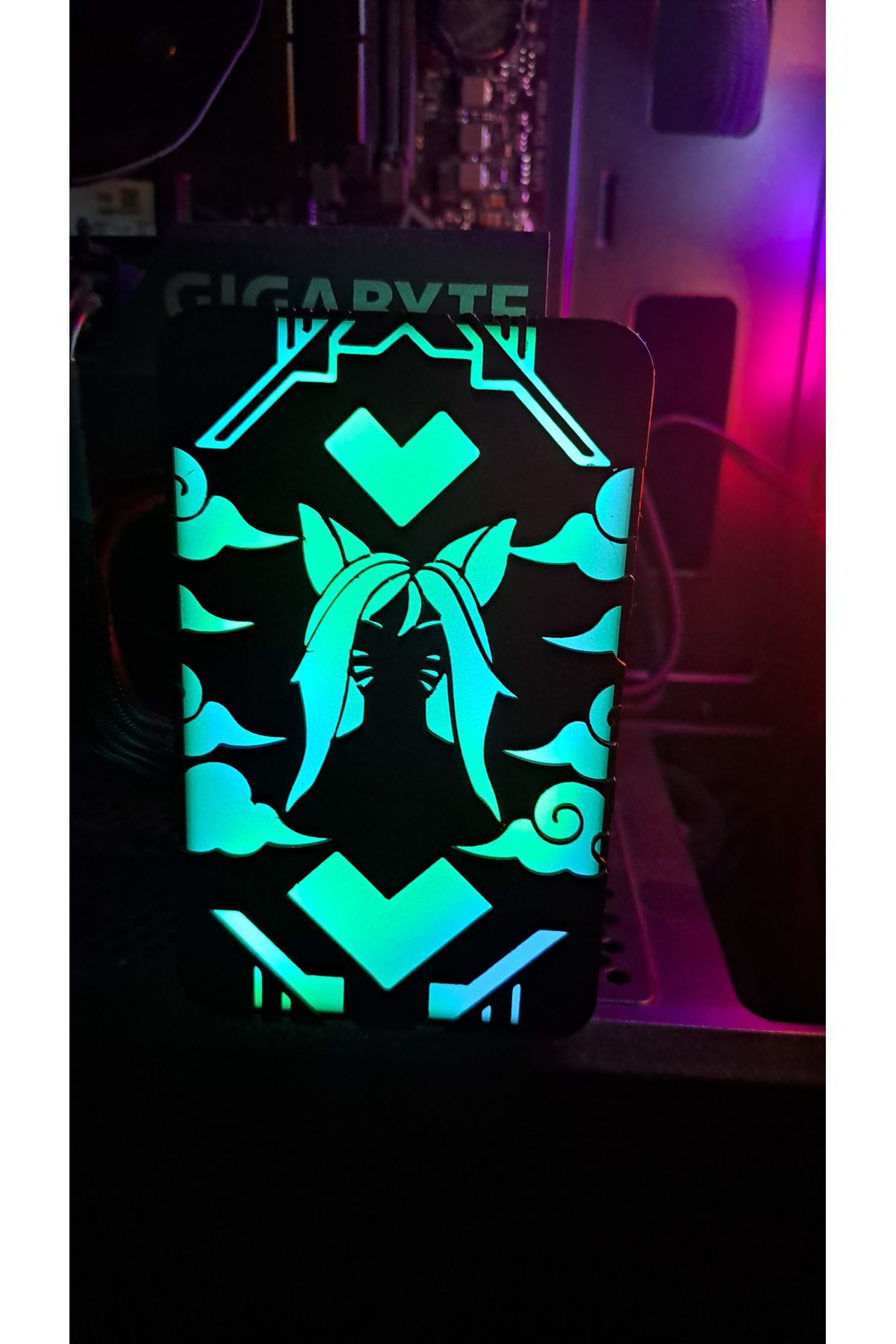 Arc - RGB ışıklı ekran kartı tutucu - Ahri