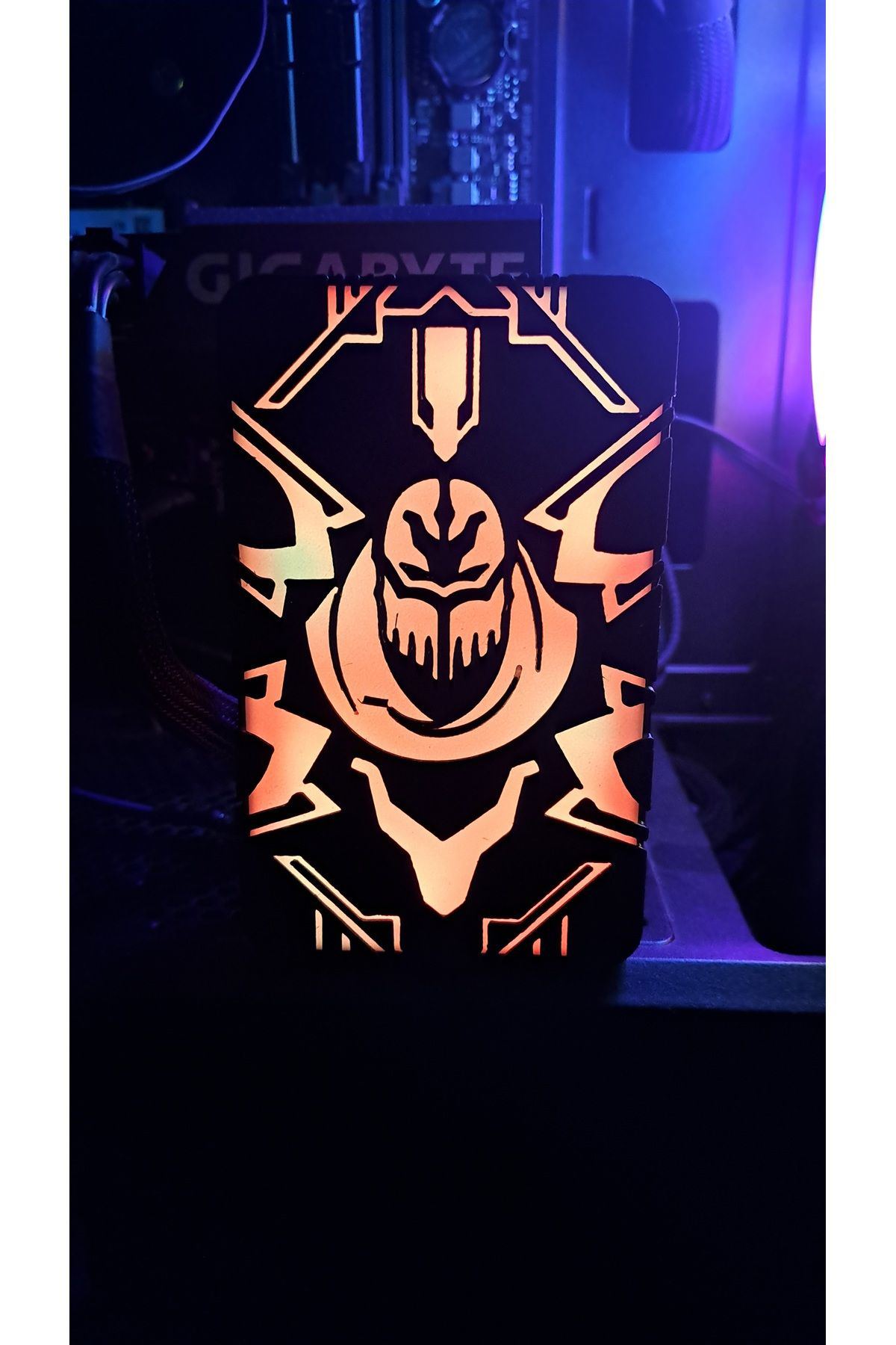 Arc - RGB ışıklı ekran kartı tutucu - Zed