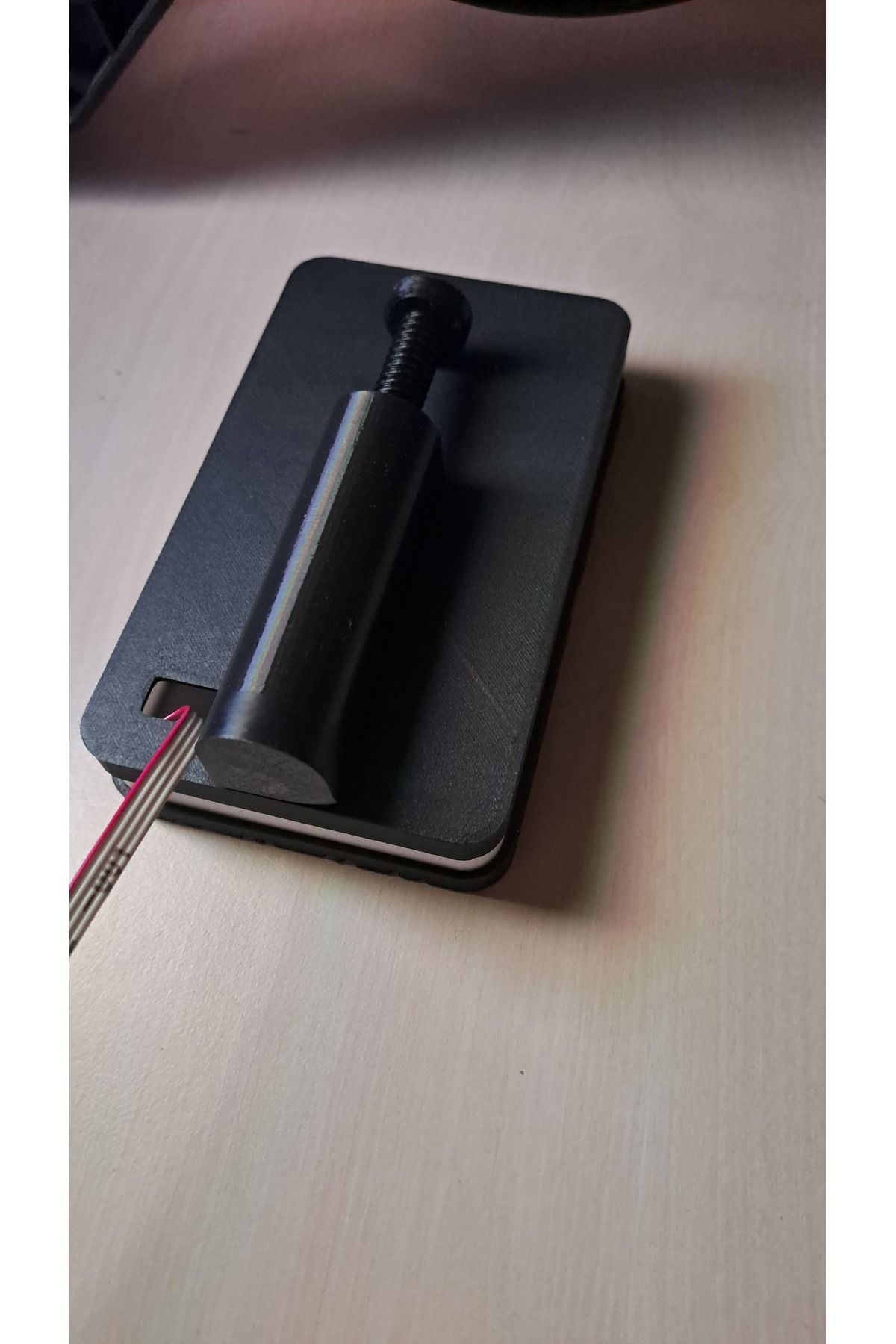 Arc - RGB ışıklı ekran kartı tutucu - Zed